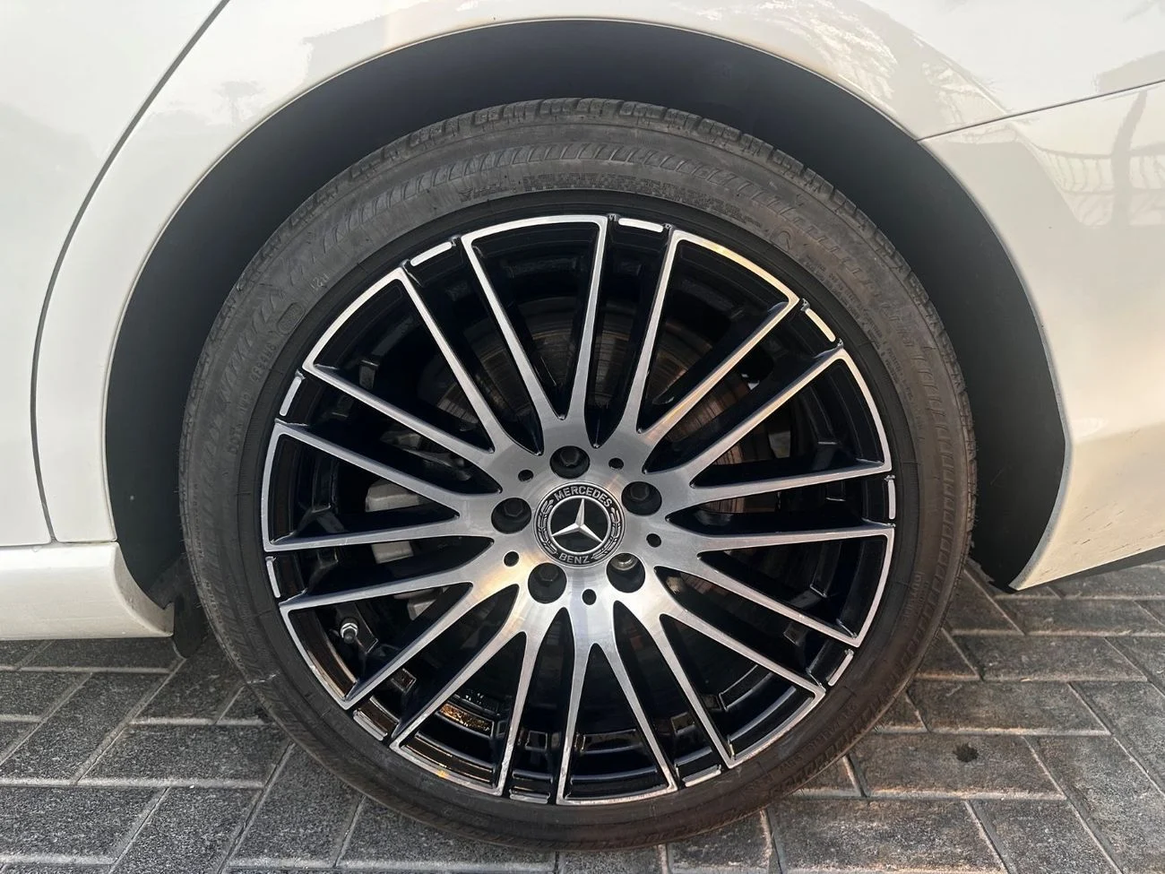 Mercedes Benz C300 Base 3.0_ 2025