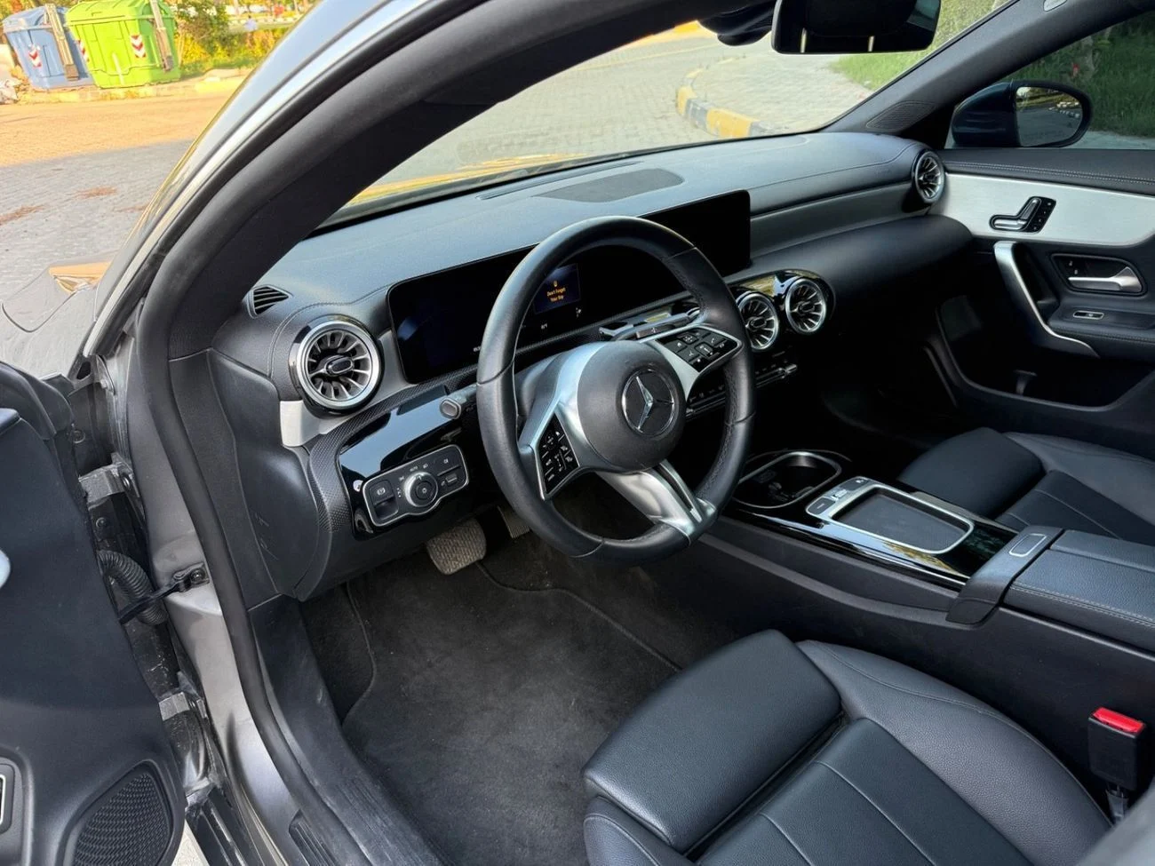 Mercedes Benz CLA250 Premium + 2.0L 2026