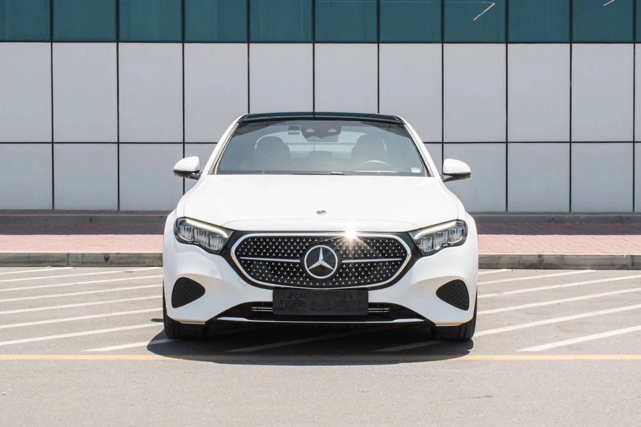 Mercedes Benz E200 2.0L _ white