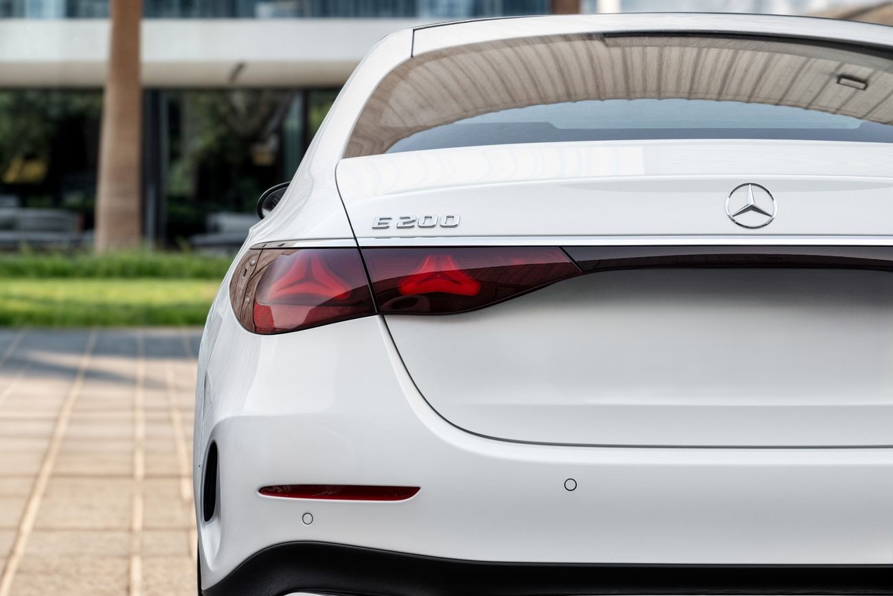 Mercedes Benz E200  AMG 2026