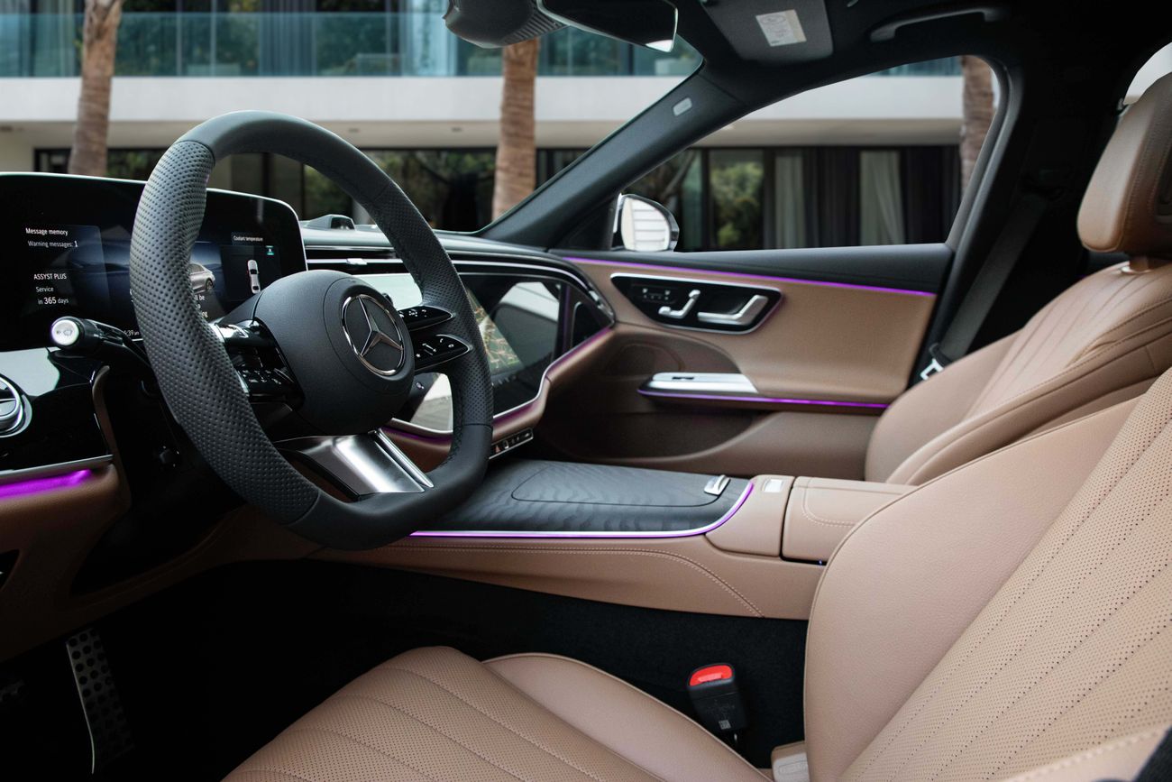 Mercedes Benz E200  AMG 2026