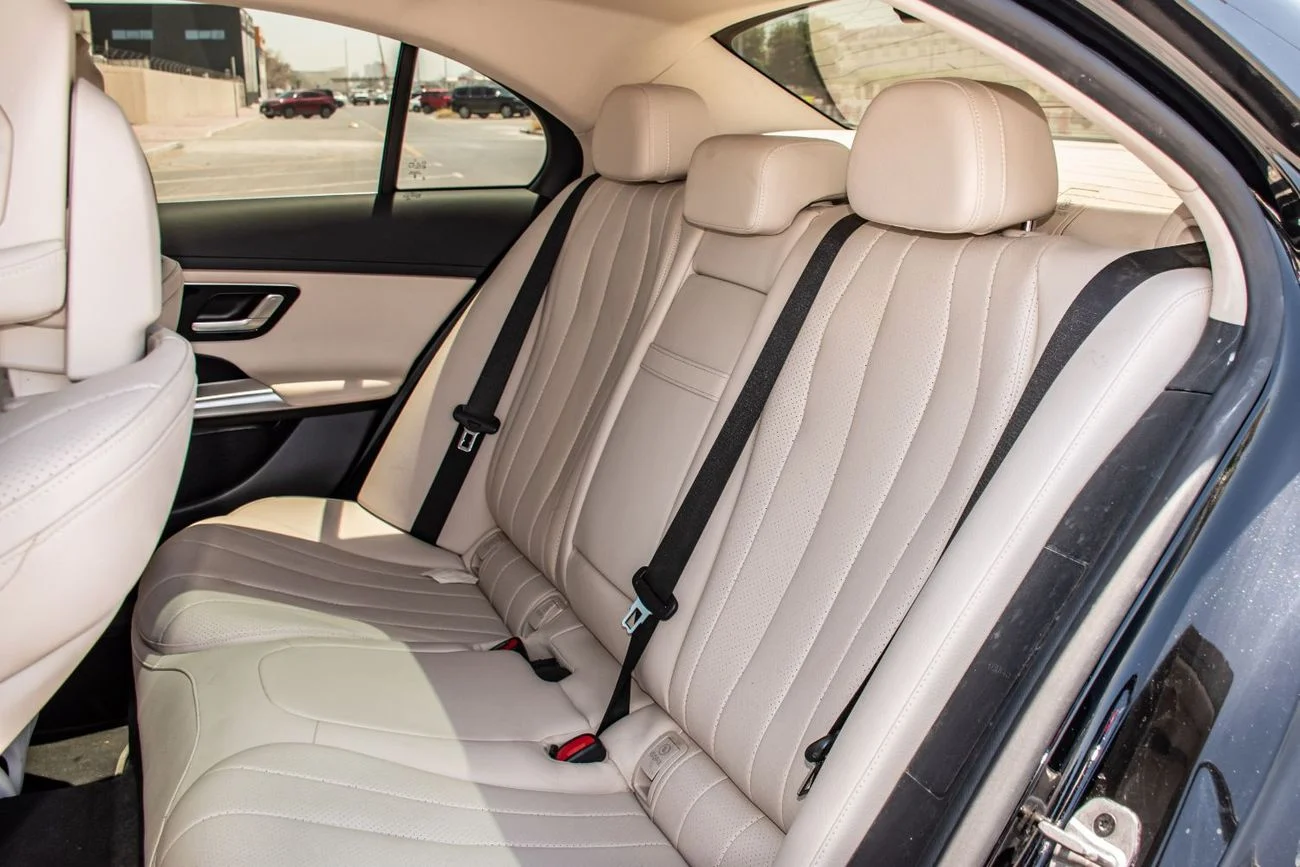 Mercedes Benz E200 STD 2025