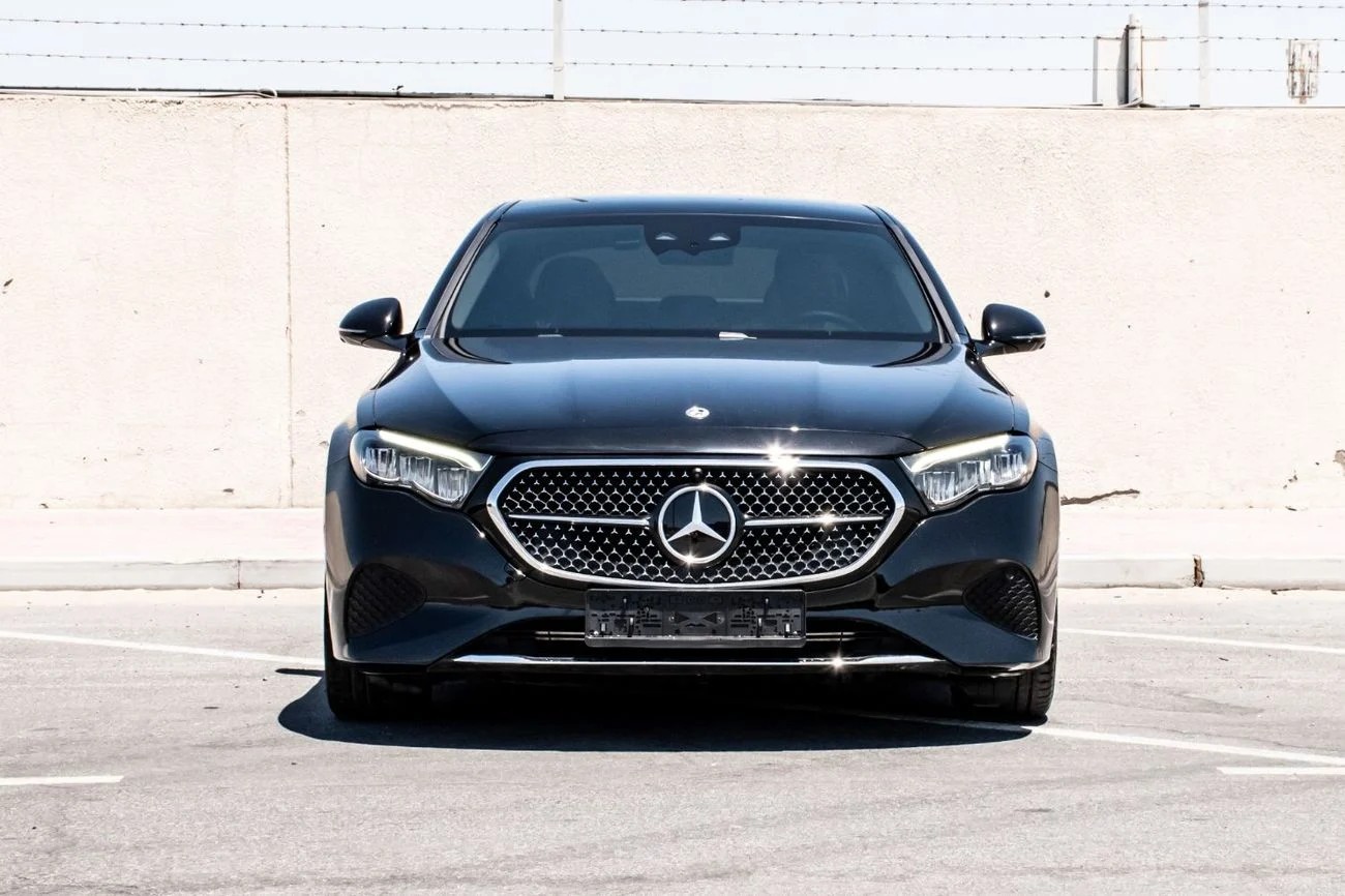 Mercedes Benz E200 STD 2025
