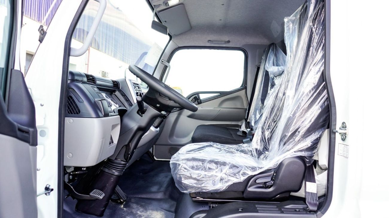 Mitsubishi Canter 4x2 4.2l 4CLY CHASSIS 2025