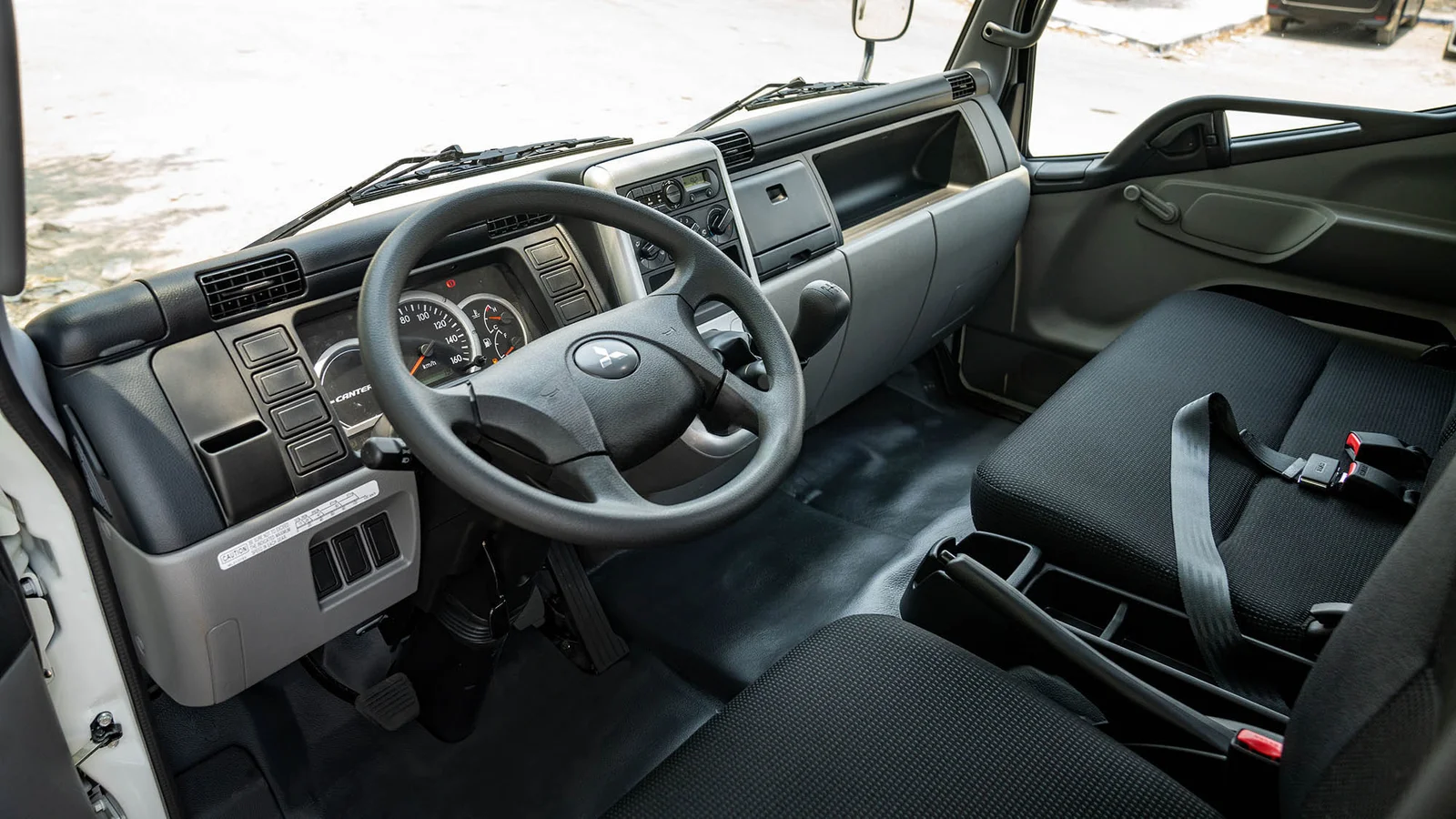 MITSUBISHI FUSO CANTER 4.2D MT MY2025-WHITE