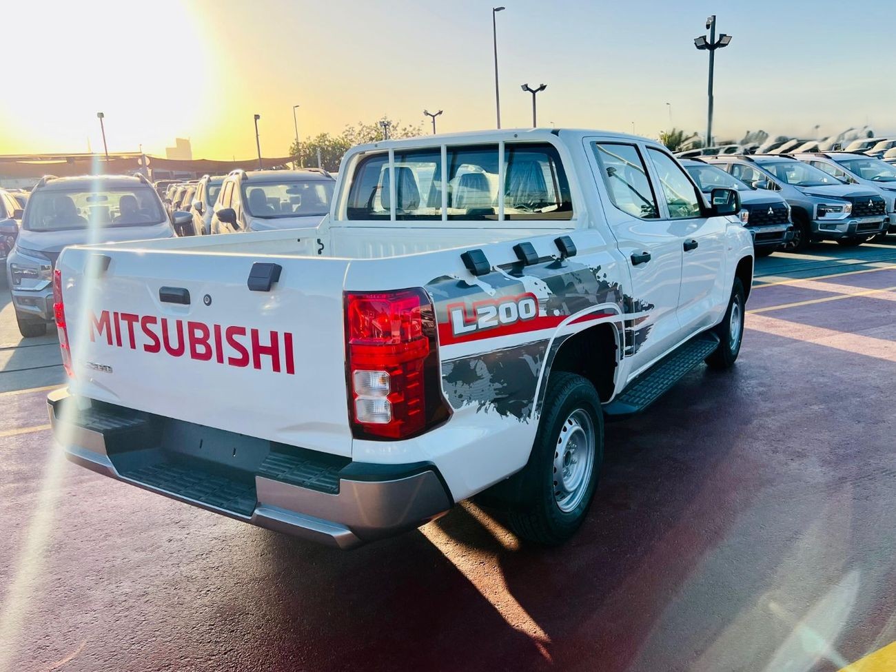 MITSUBISHI L200 PETROL GCC M/T 2026 _ WHITE