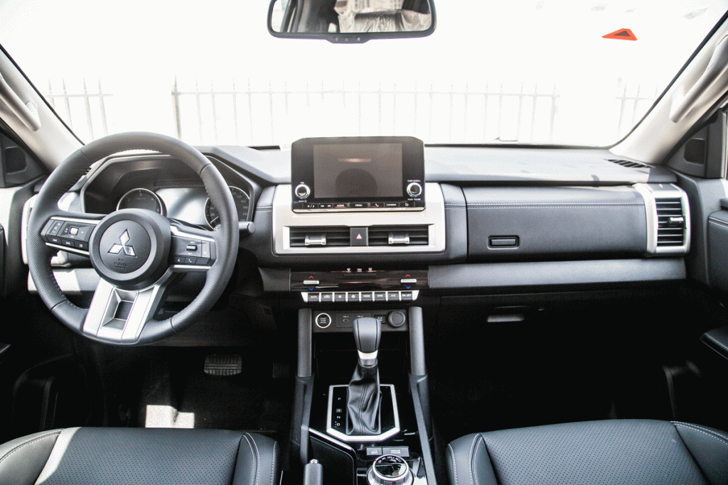 MITSUBISHI L200 SPORTERO GLS DC 4X4 DIESEL 2.4L, AT,MY2