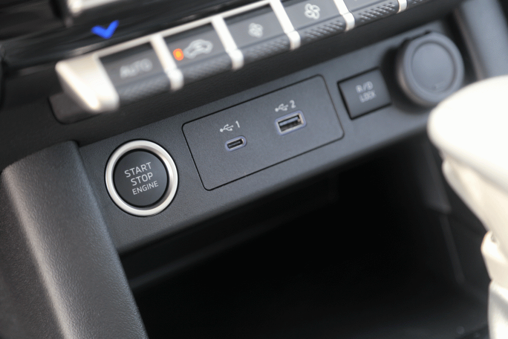 MITSUBISHI L200 SPORTERO GLS DC 4X4 DIESEL 2.4L, AT,MY2