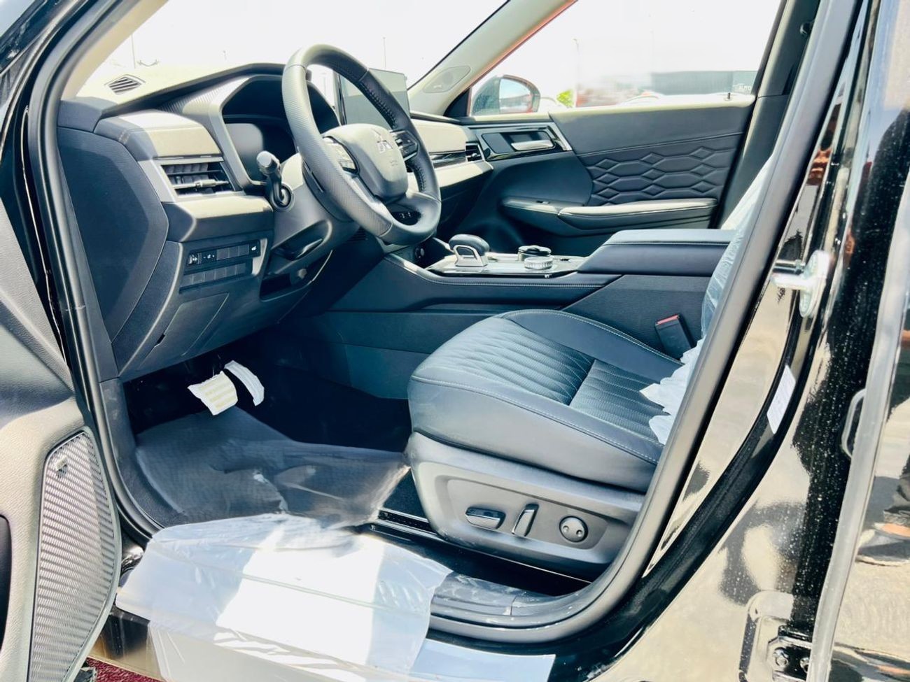 Mitsubishi Outlander GLX HIGHLINE 2.5 L 2026 BLACK