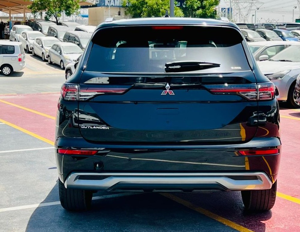 Mitsubishi Outlander GLX HIGHLINE 2.5 L 2026 BLACK