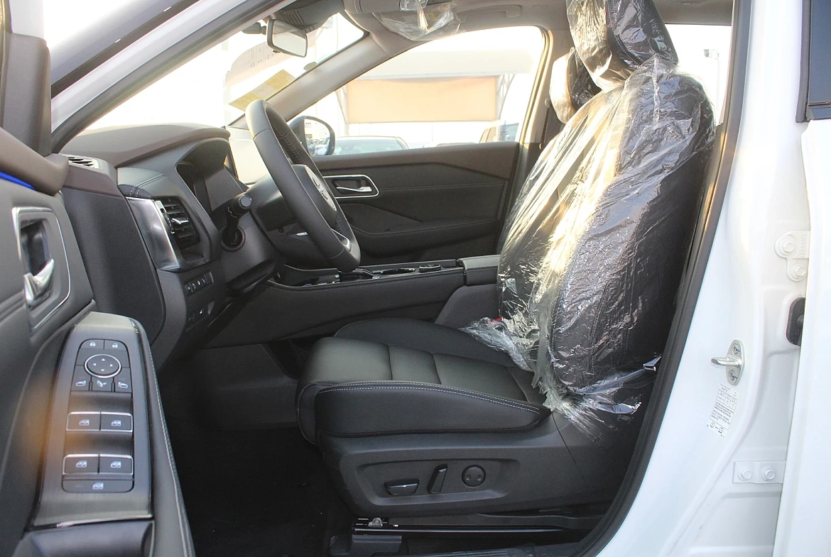 NISSAN X-TRAIL E-POWER 4WD WHITE