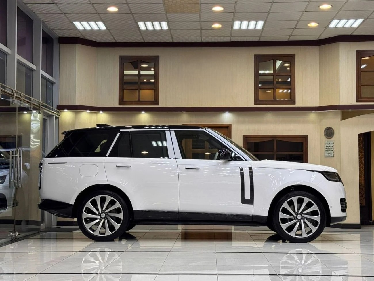 RANGE ROVER AUTOBIOGRAPHY P 530 _white 2026