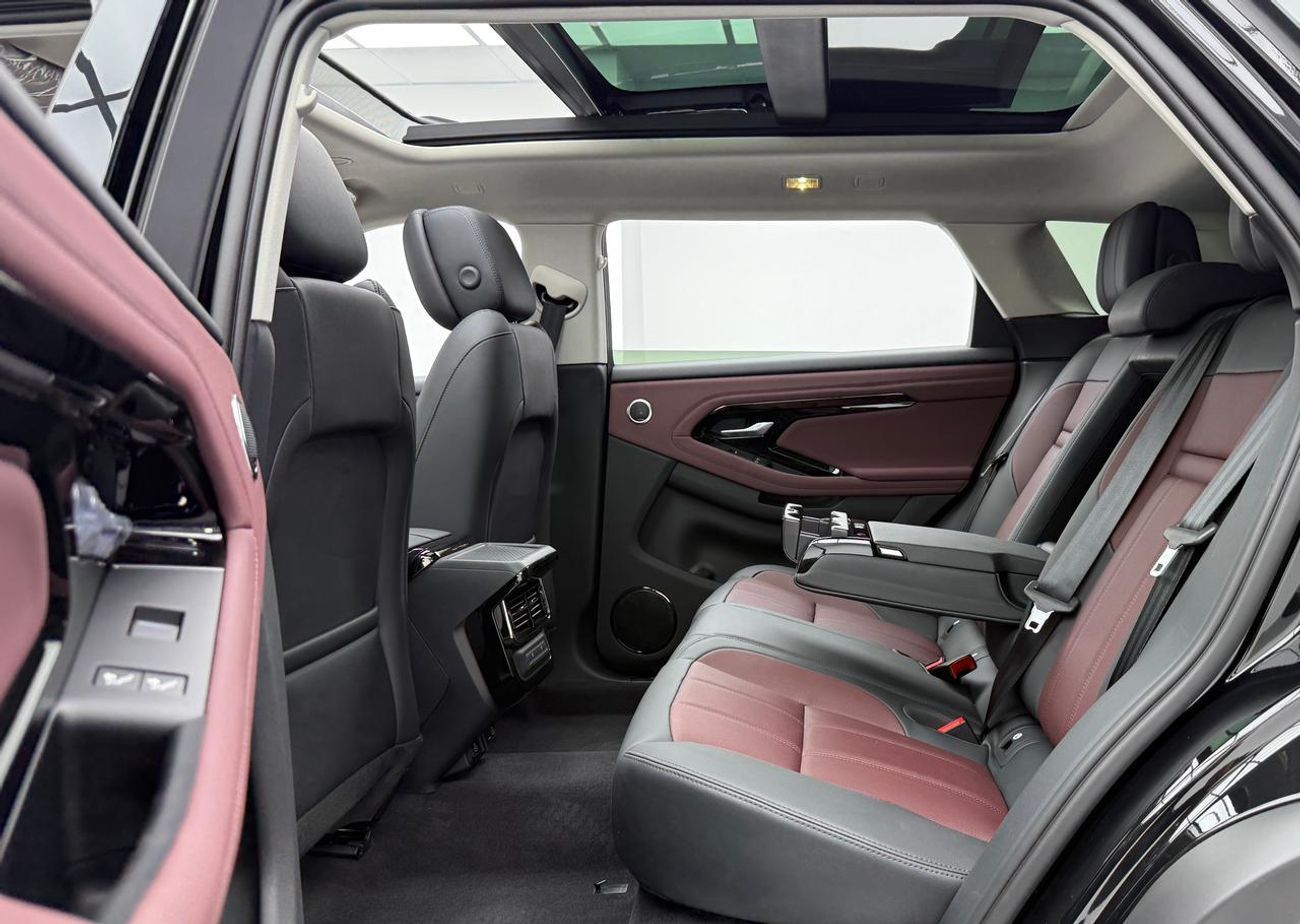 Range Rover Evoque P250 SE 2.0L 2025 black