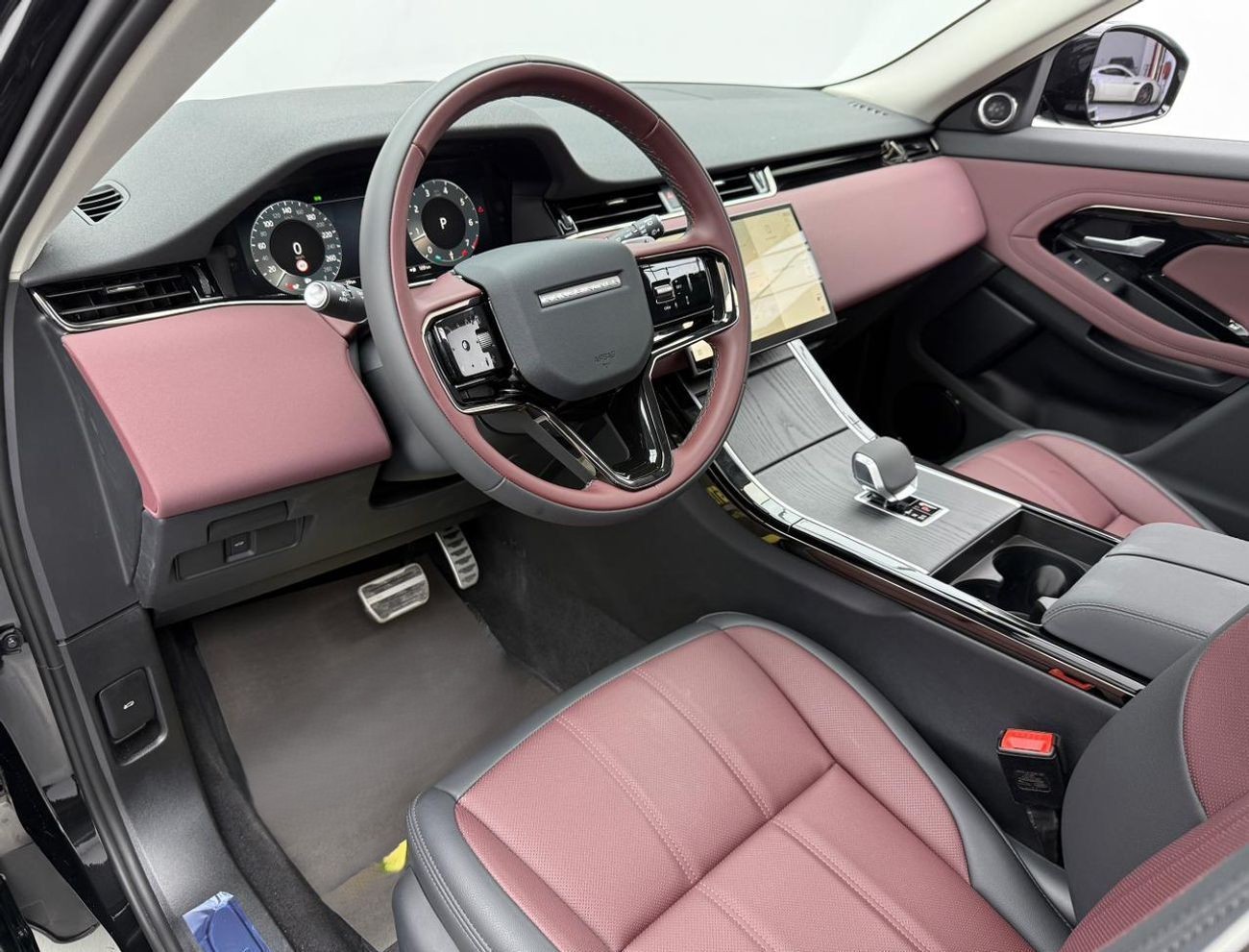 Range Rover Evoque P250 SE 2.0L 2025 black