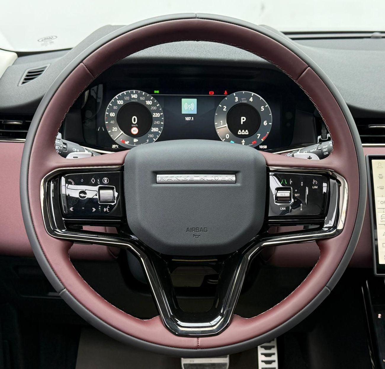 Range Rover Evoque P250 SE 2.0L 2025 black