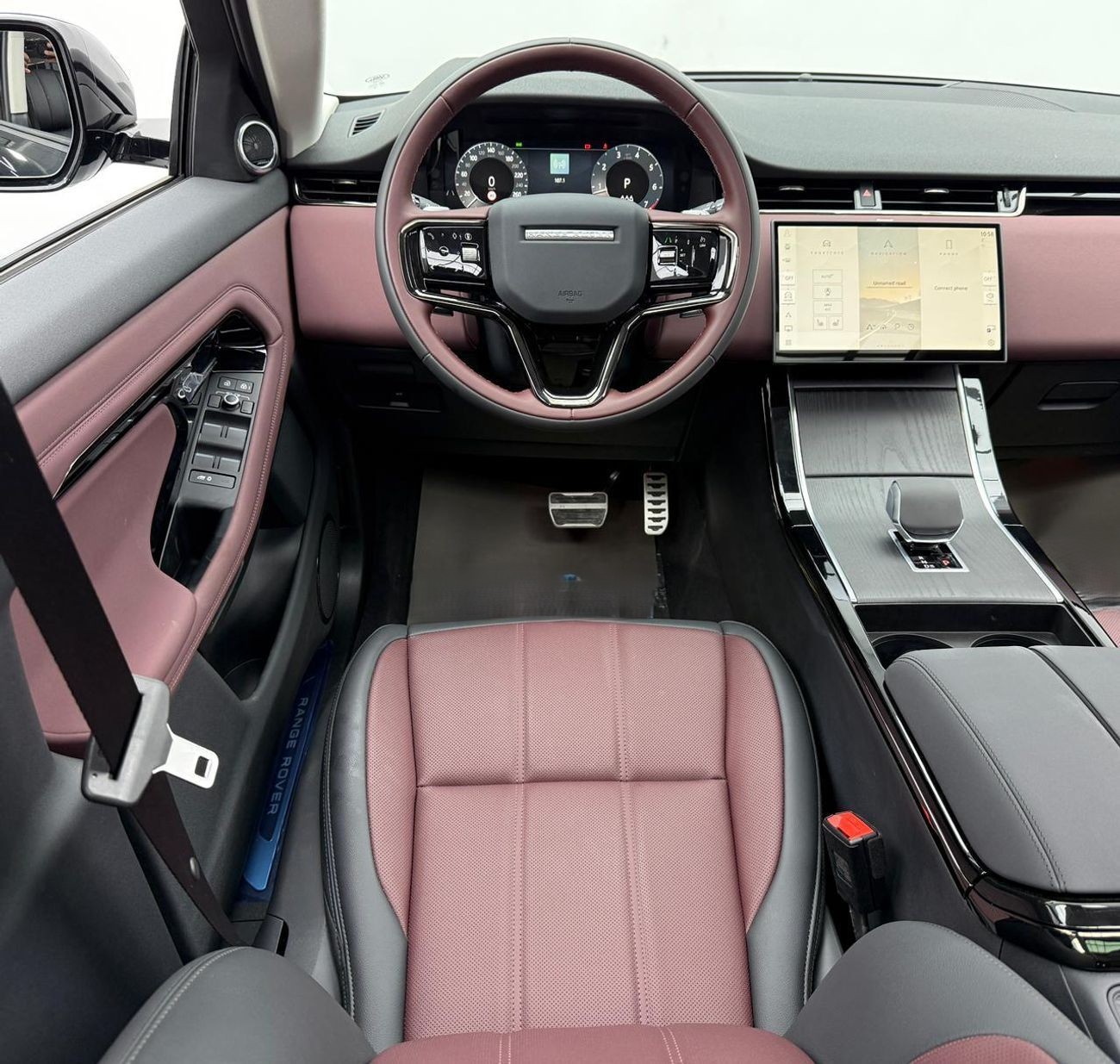 Range Rover Evoque P250 SE 2.0L 2025 black