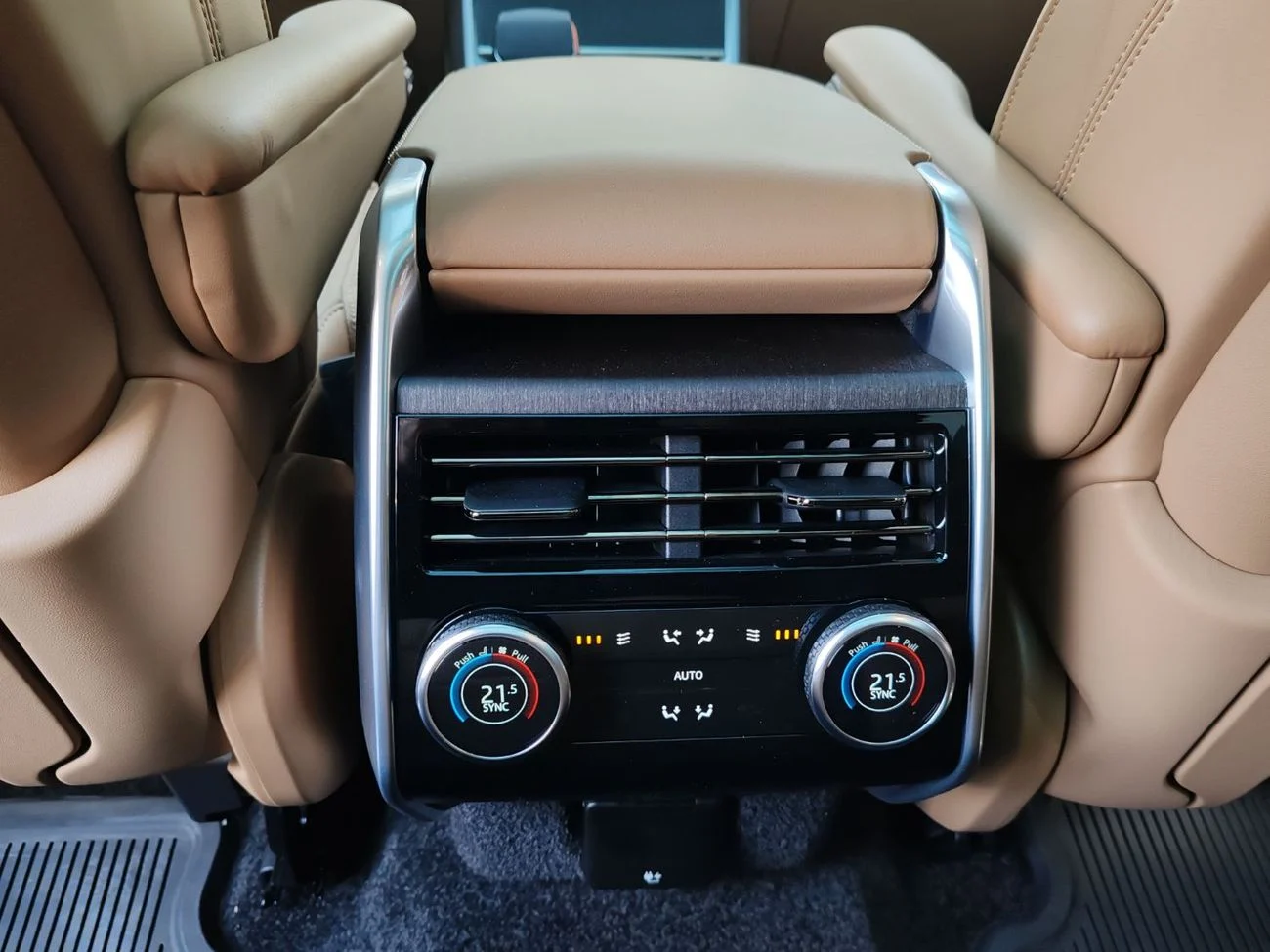 Range Rover SE P530 V8 4.4L _2025