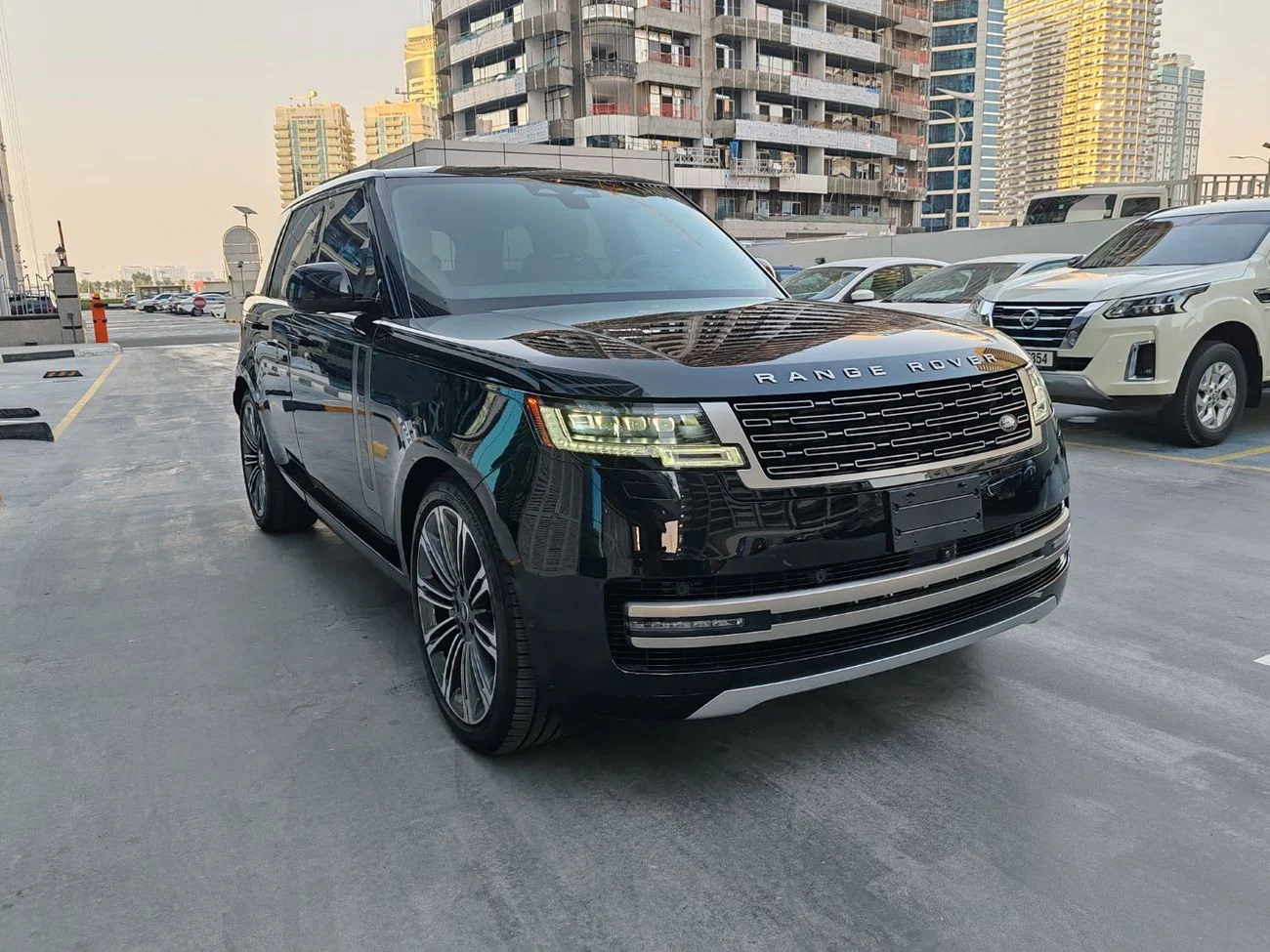 Range Rover SE P530 V8 4.4L _2025