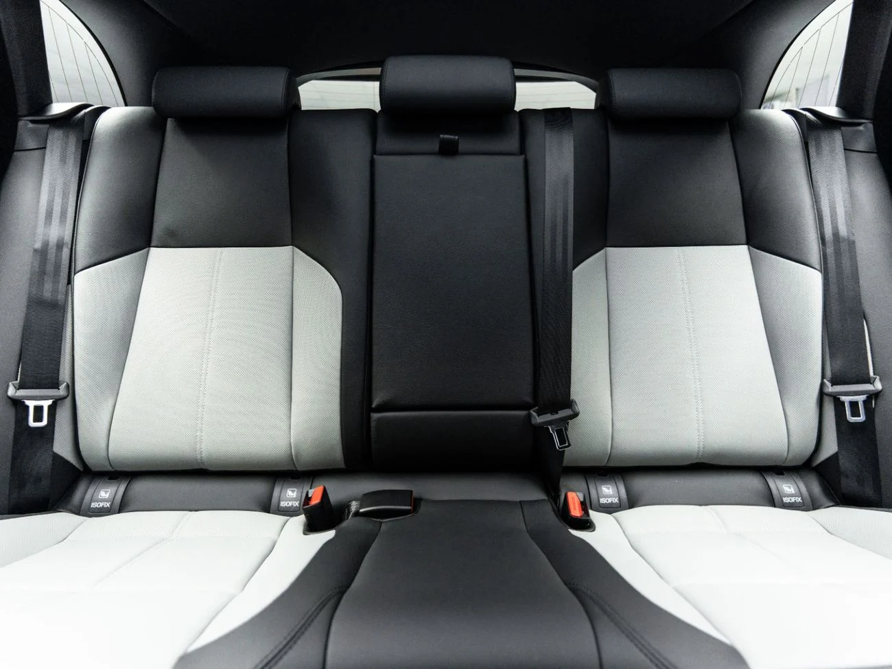 Range Rover Velar R-DYNAMIC S _ 2026 _black
