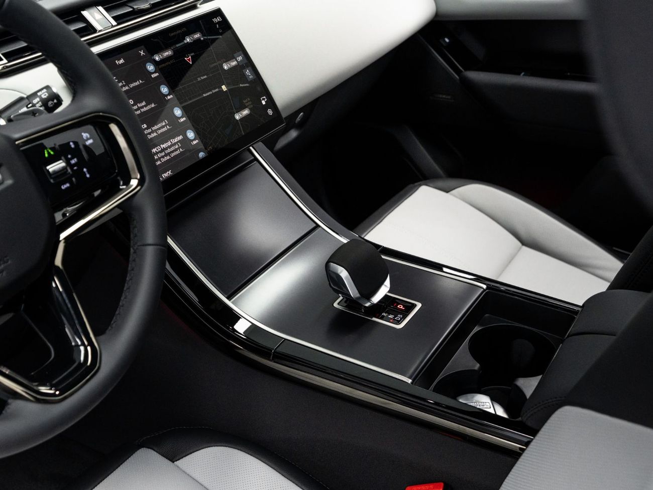 Range Rover Velar R-DYNAMIC S _ 2026 _black