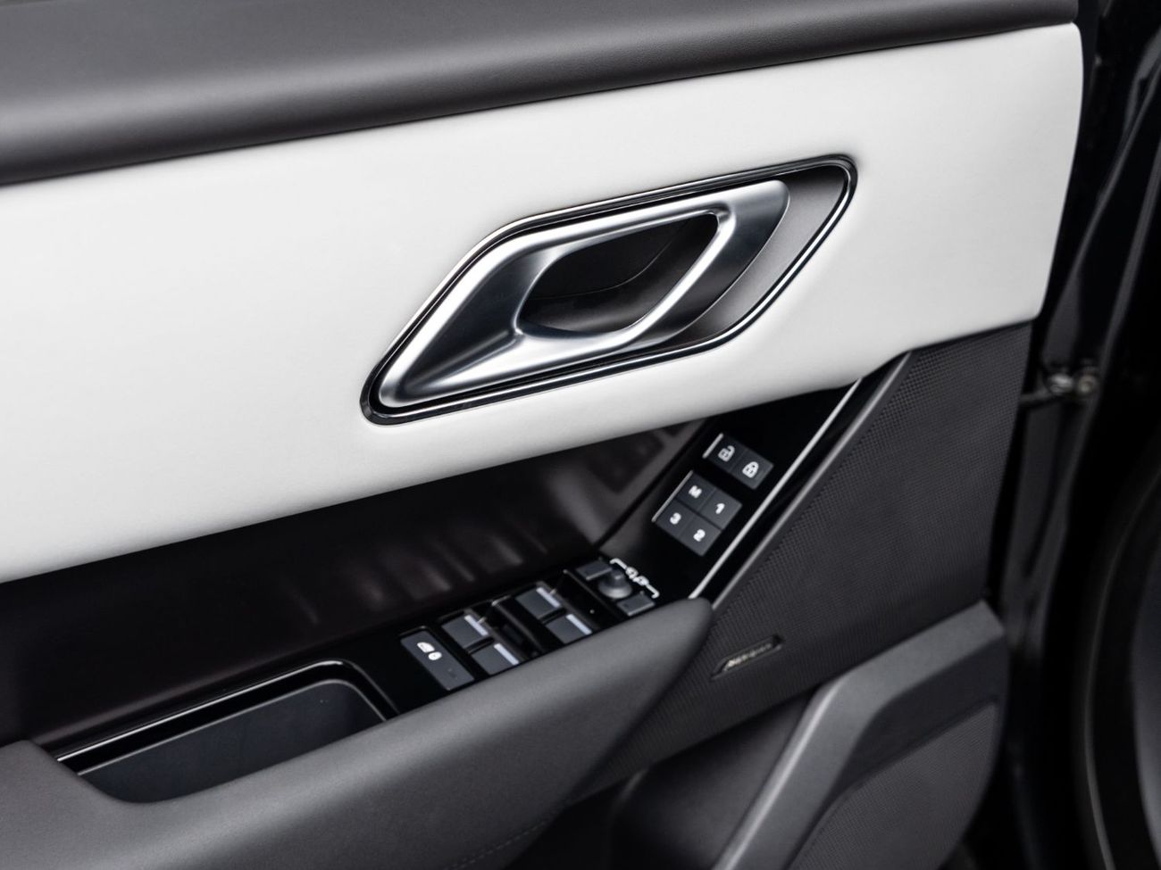 Range Rover Velar R-DYNAMIC S _ 2026 _black