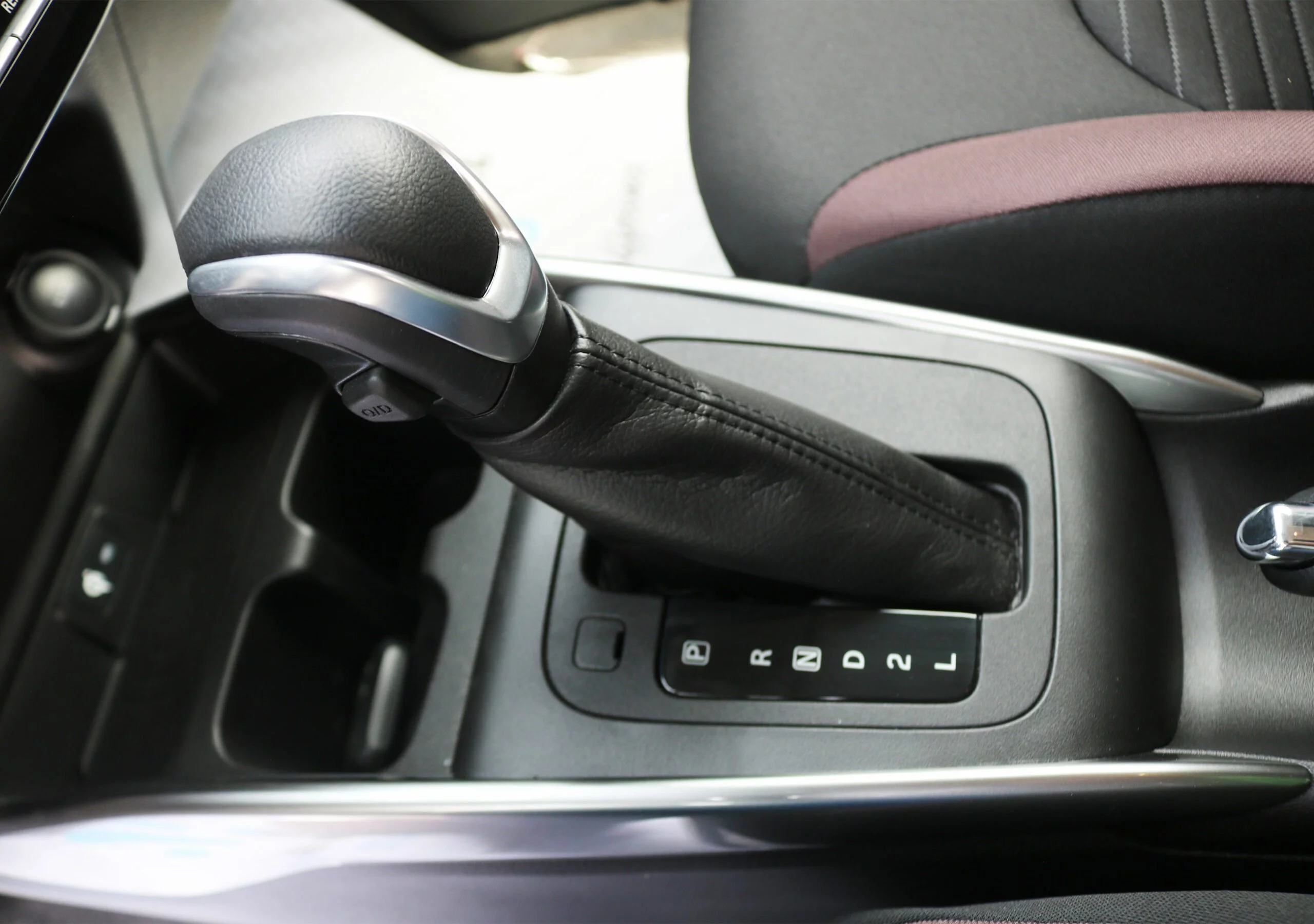 SUZUKI FRONX GLX 1.5P AT MY2025 – BLUISH BLACK PEARL