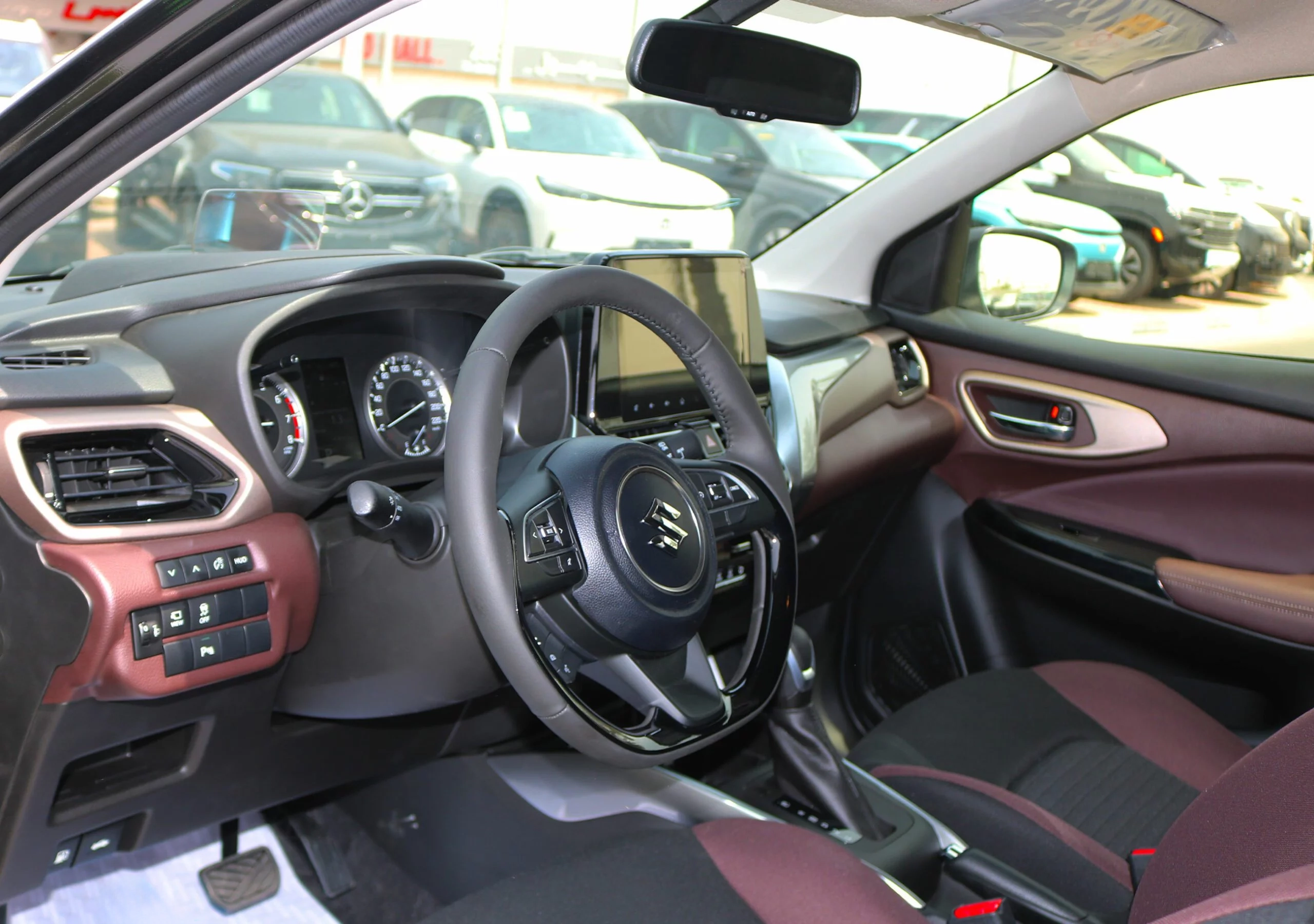 SUZUKI FRONX GLX 1.5P AT MY2025 – BLUISH BLACK PEARL