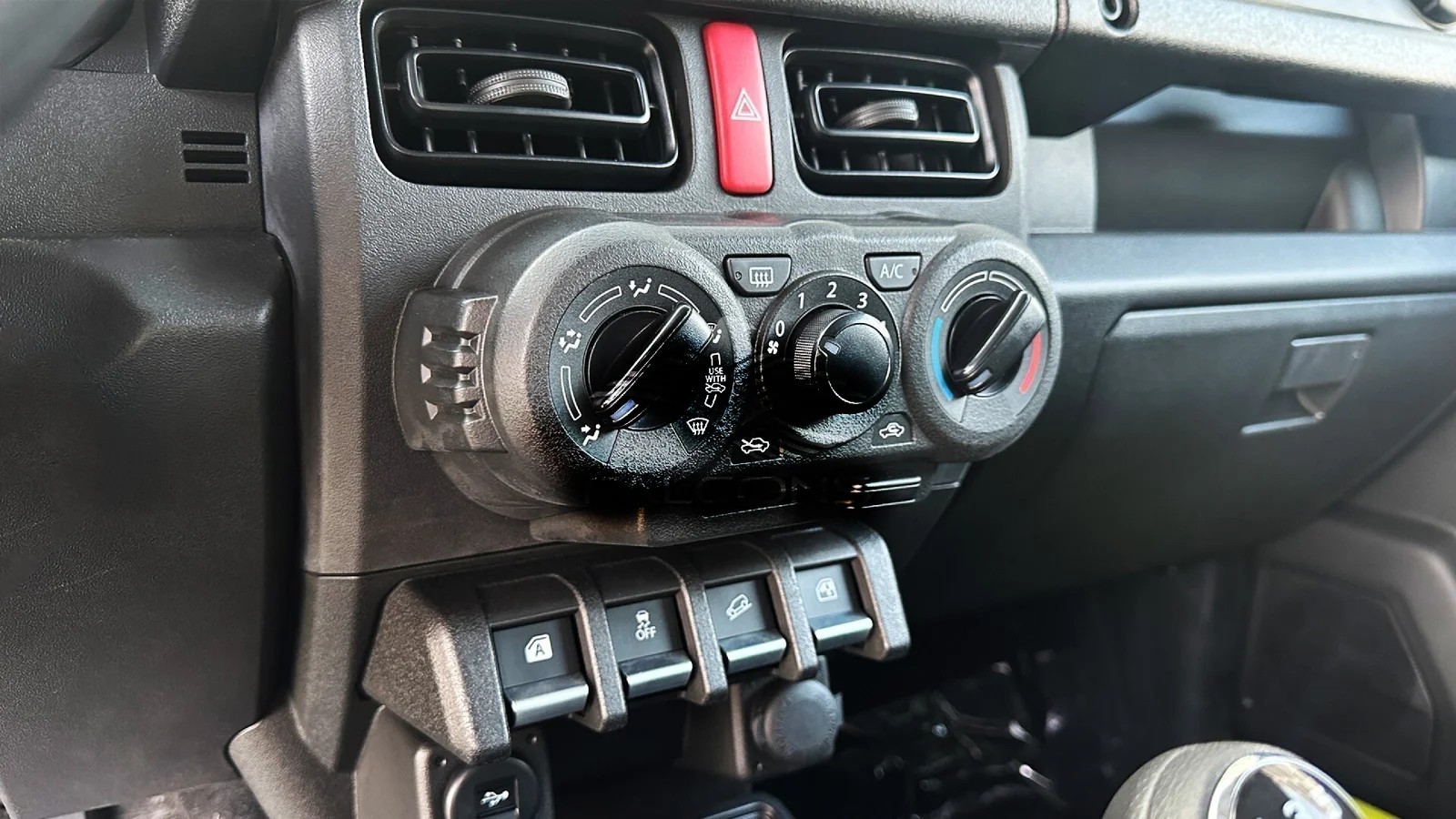 Suzuki Jimny 1.5L GL 5MT 4WD 2026