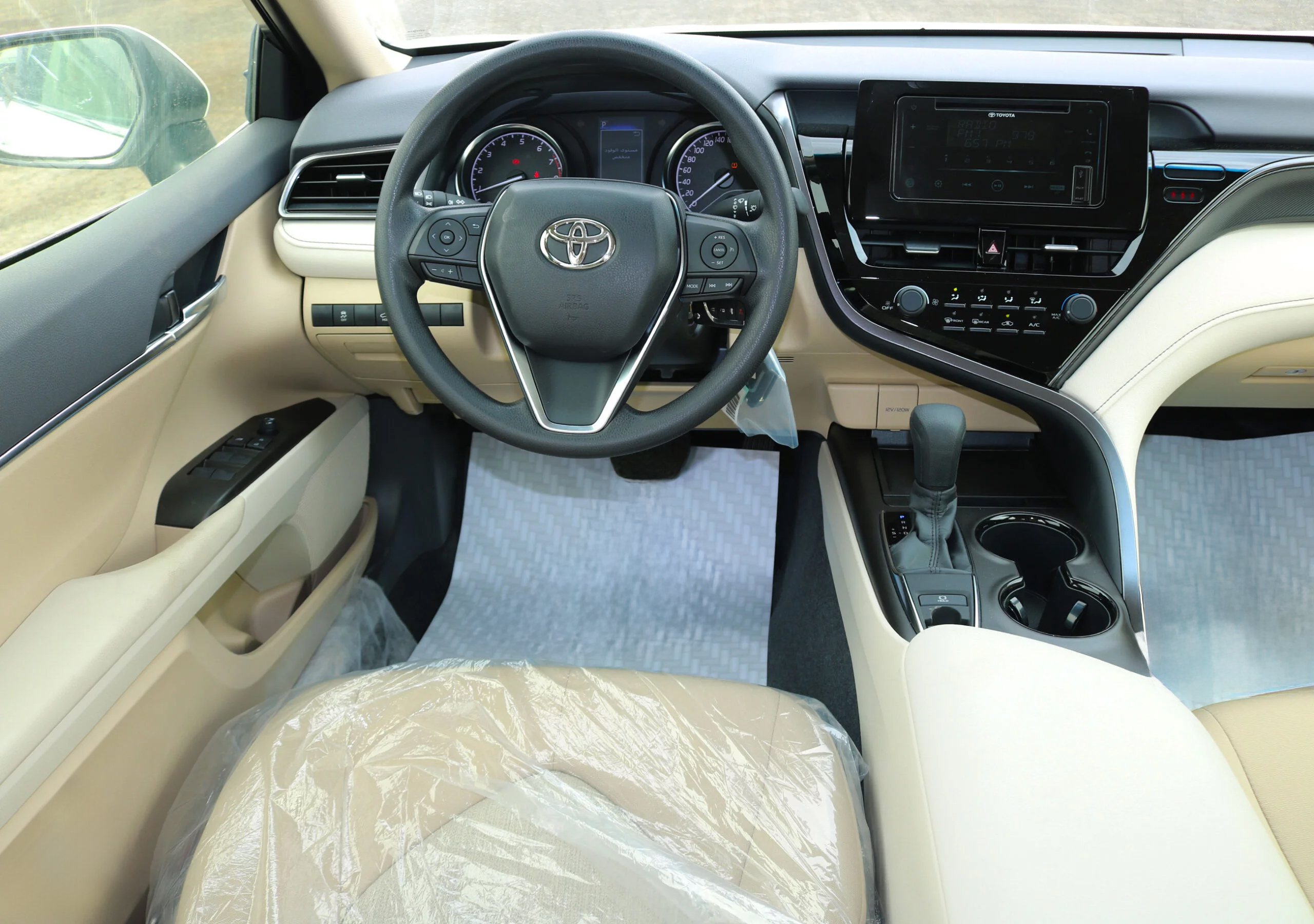 TOYOTA CAMRY LE WHITE