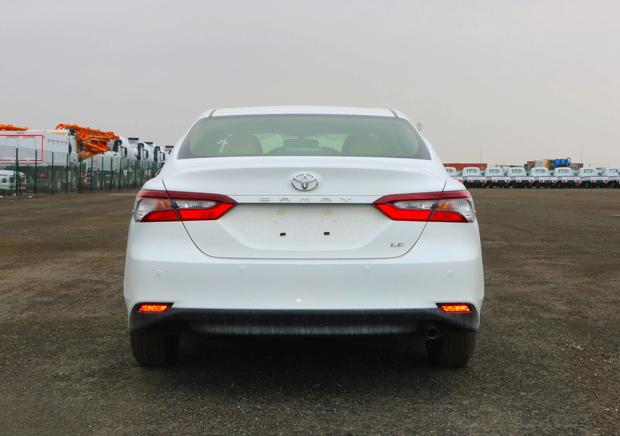 TOYOTA CAMRY LE WHITE