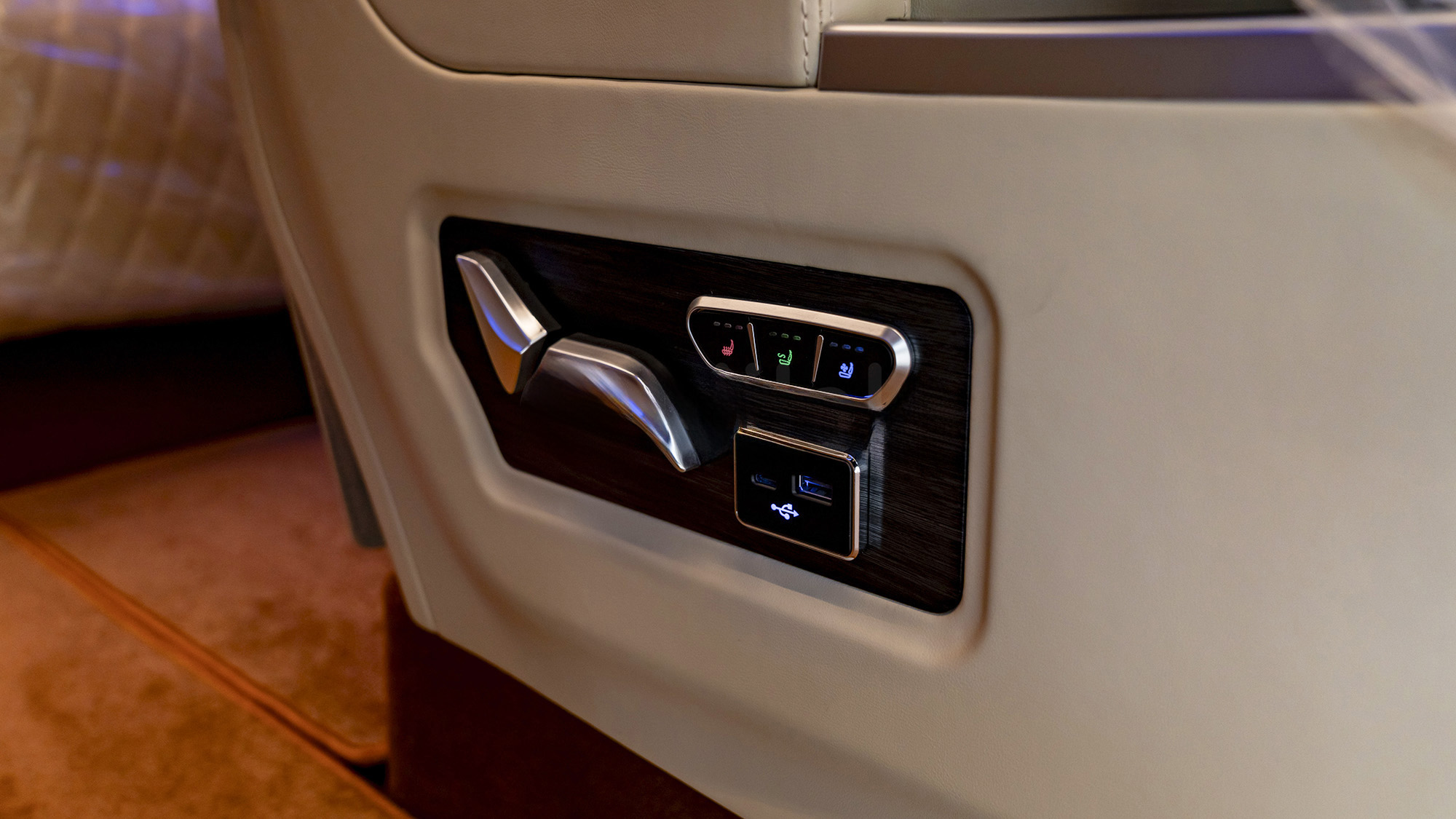 TOYOTA COASTER ARMOURED VIP 2.7P MT MY2025 – WHITE