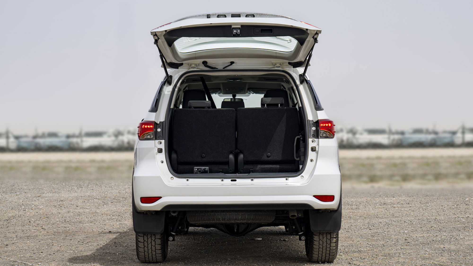 TOYOTA FORTUNER 2.4D AT 4X4