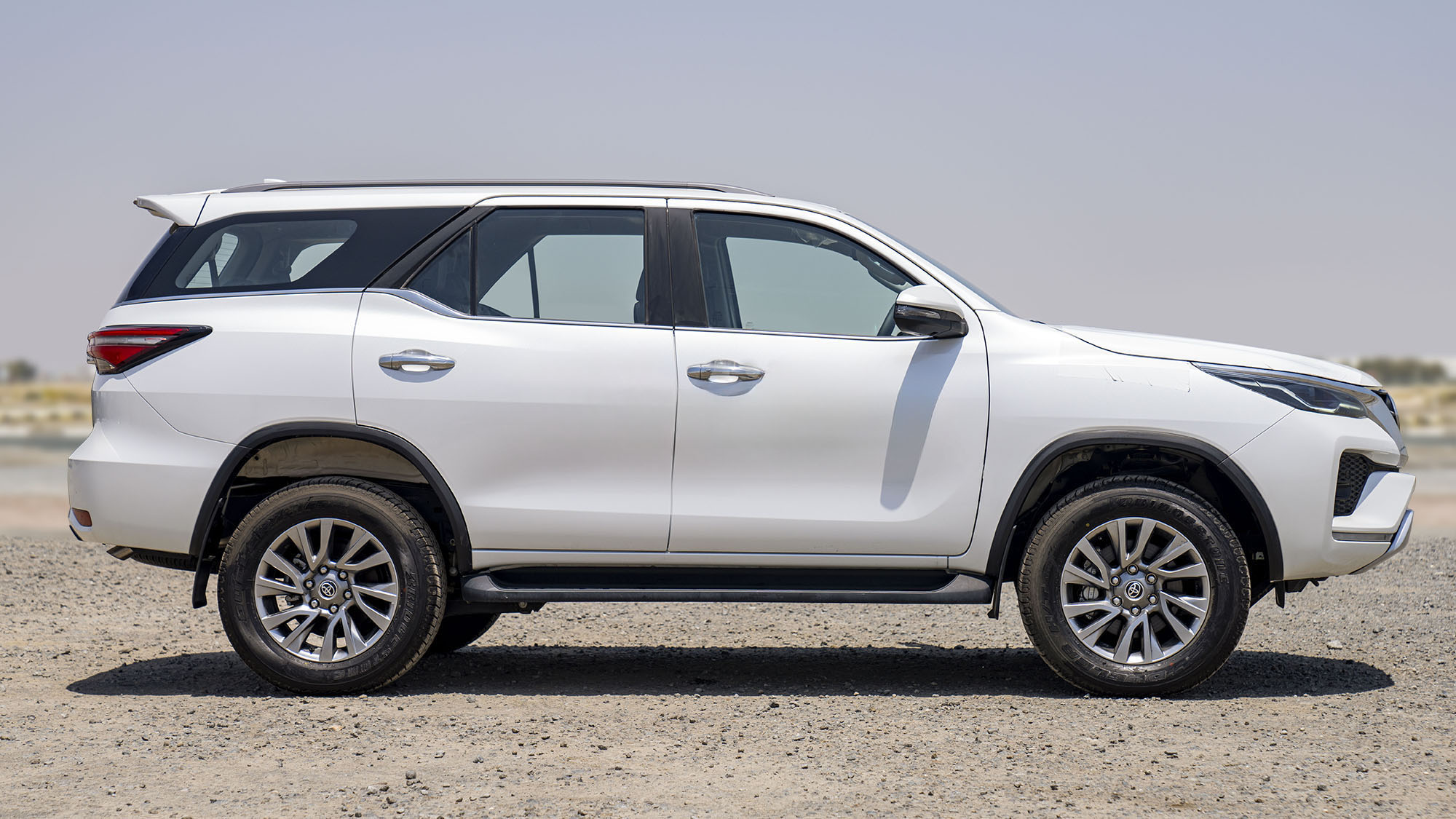 TOYOTA FORTUNER 2.8D AT 4X4