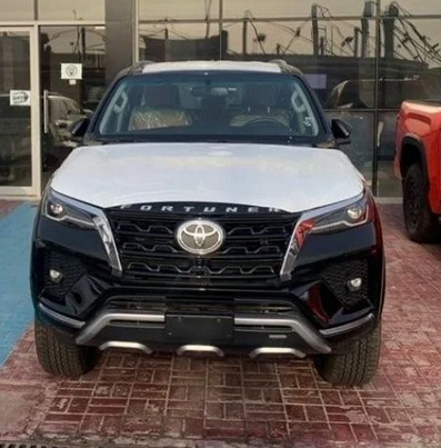 TOYOTA FORTUNER 4.0L V6 FULL OPTION 2026 _ BLACK