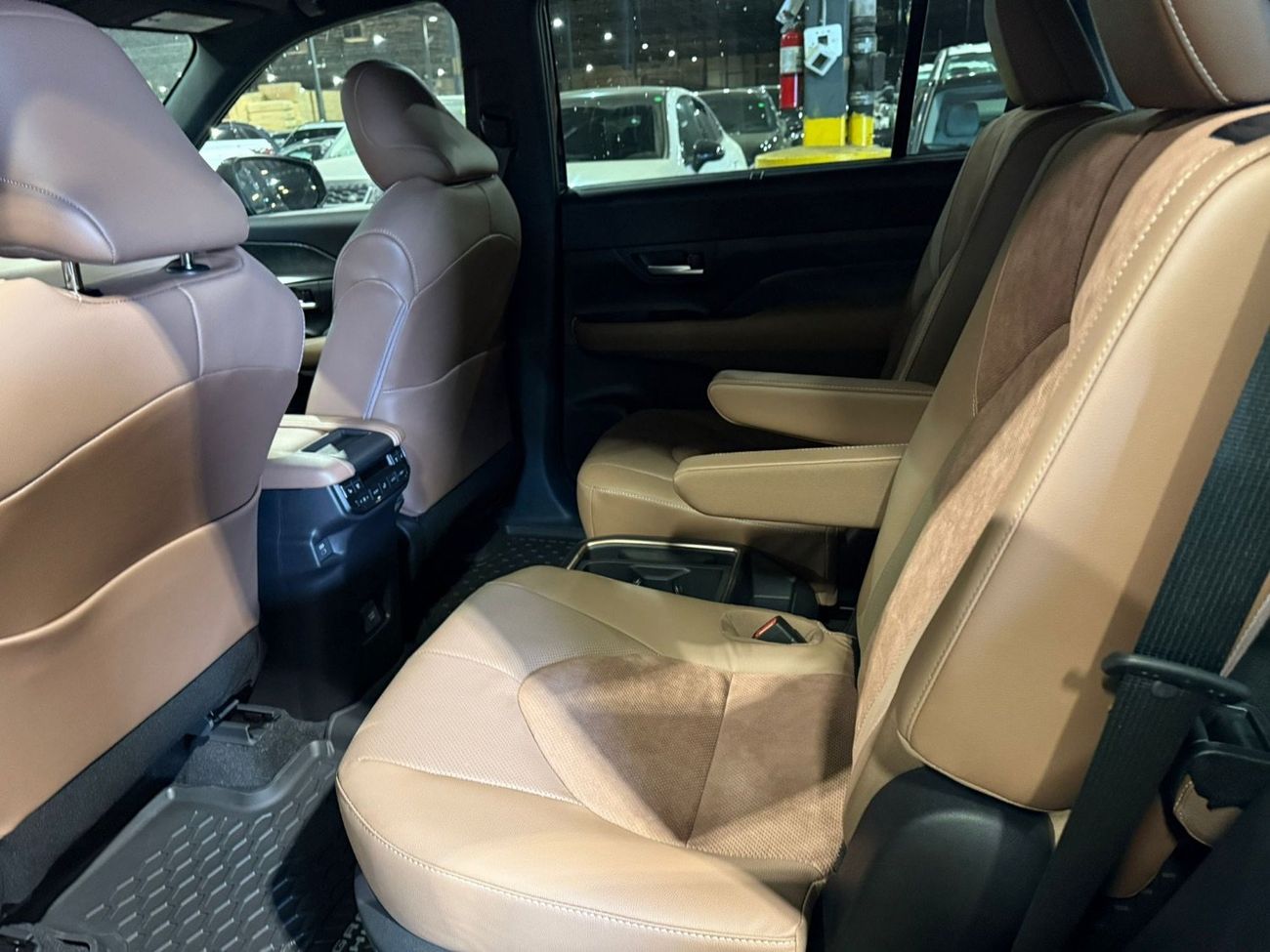 Toyota Grand Highlander PLATINUM MAXX HYBRID -2.4L   2026