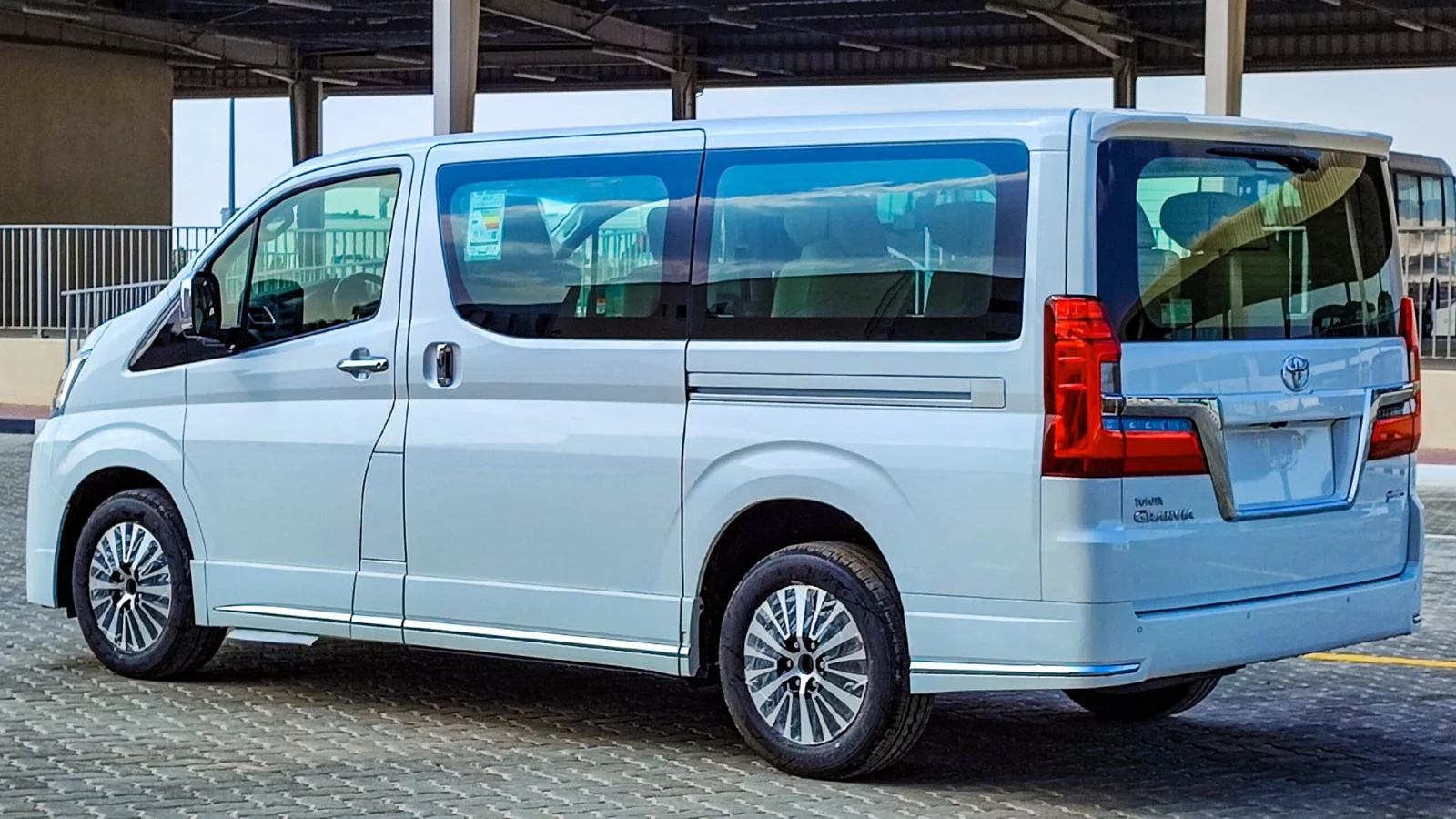 Toyota Granvia 2.8L DSL V AT