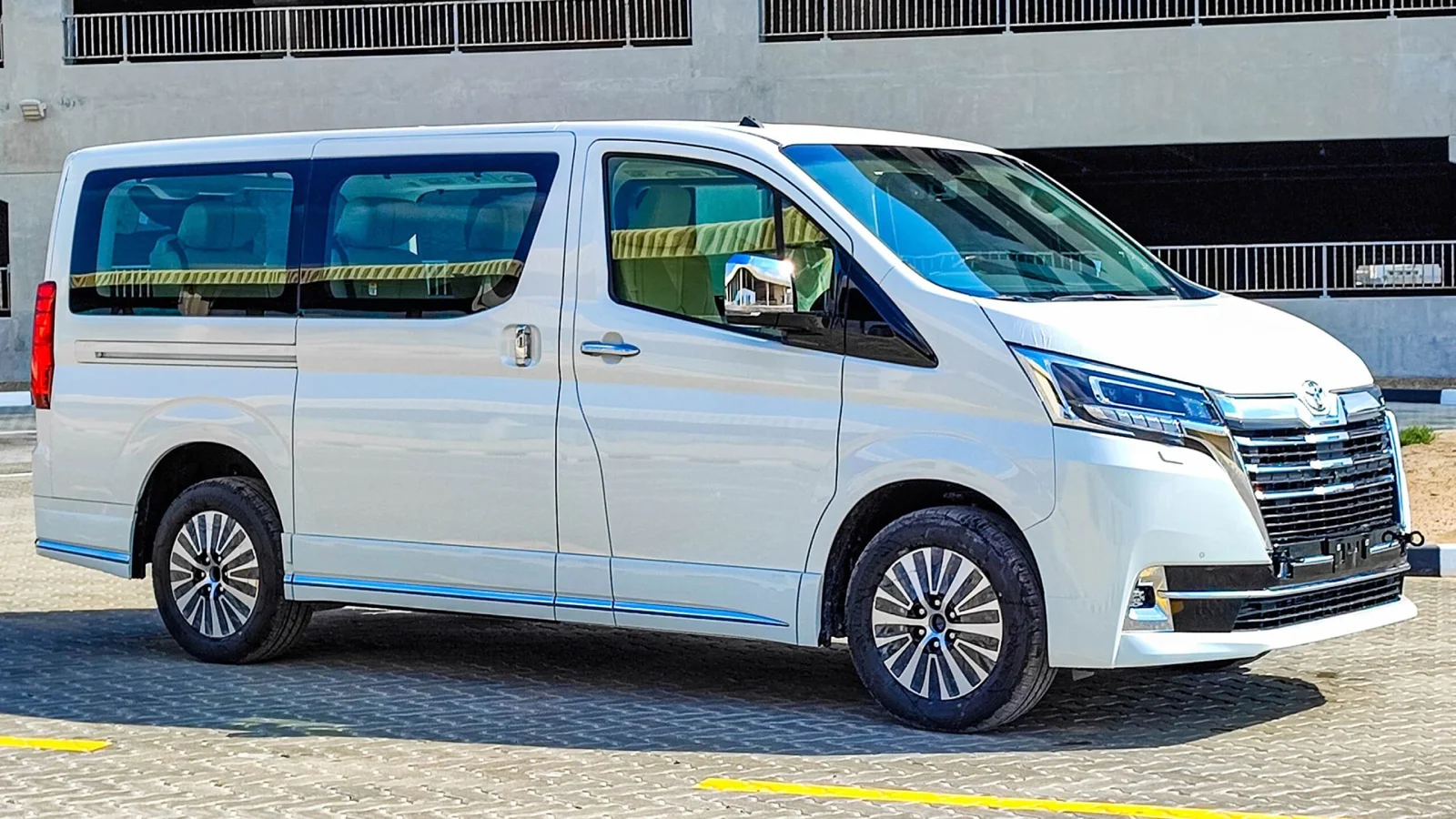 Toyota Granvia 2.8L DSL V AT