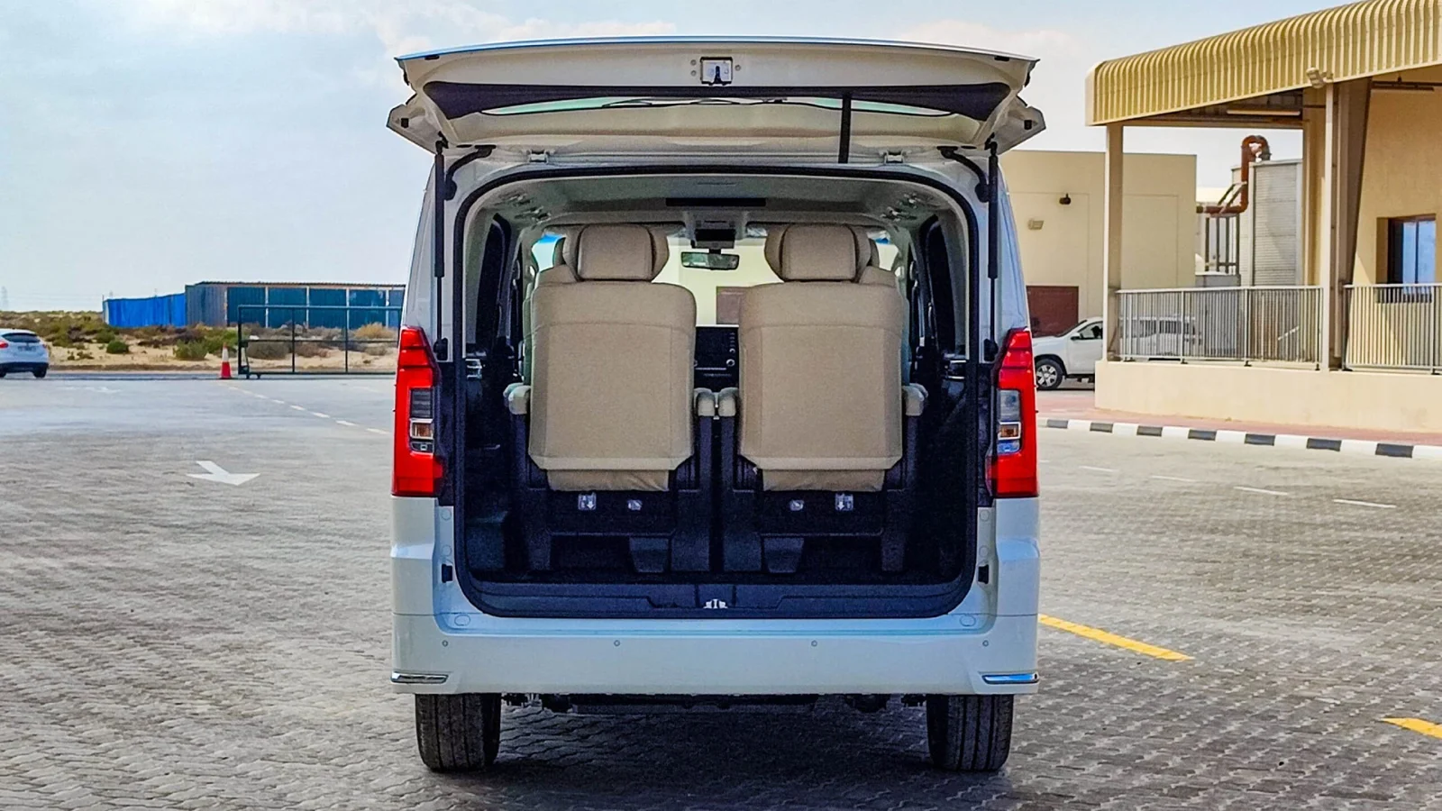 Toyota Granvia 2.8L DSL V AT