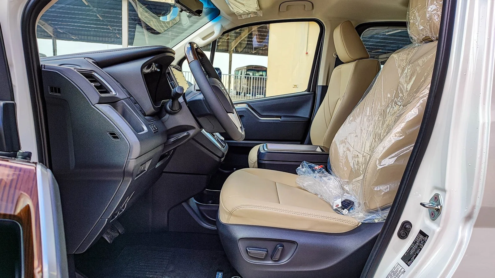 Toyota Granvia 2.8L DSL V AT