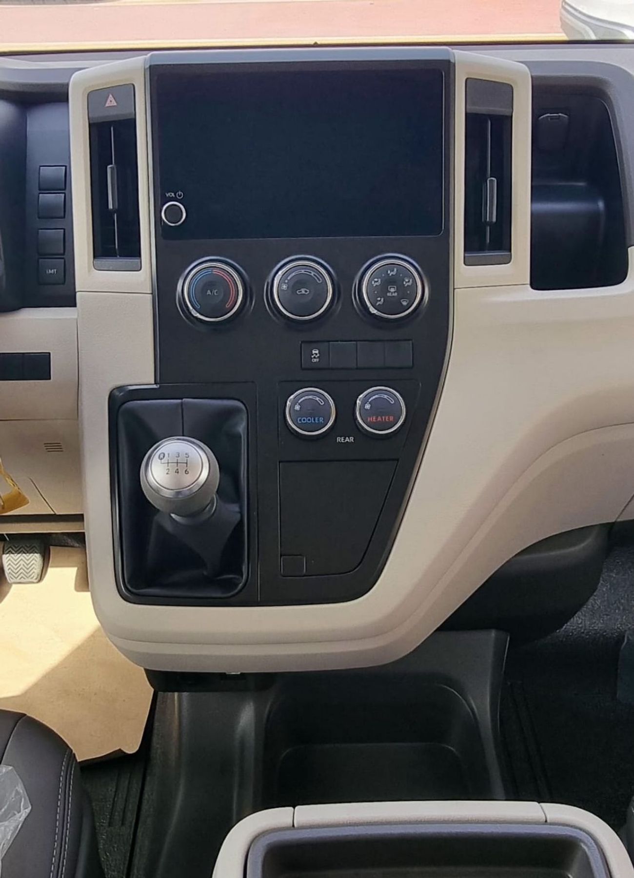 TOYOTA HIACE 2.8L DIESEL GL-GRADE MY2026