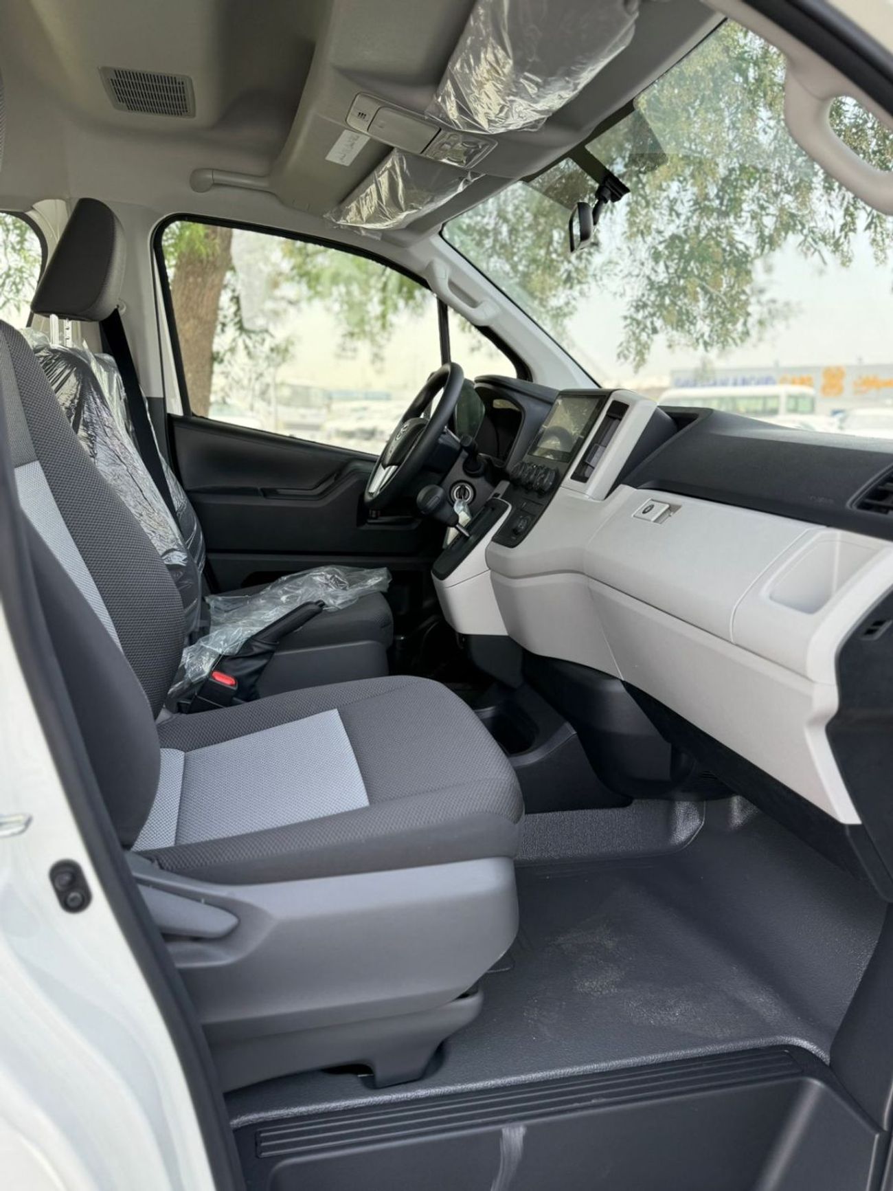 Toyota Hiace GL -High Roof Commuter 3.5L AT
