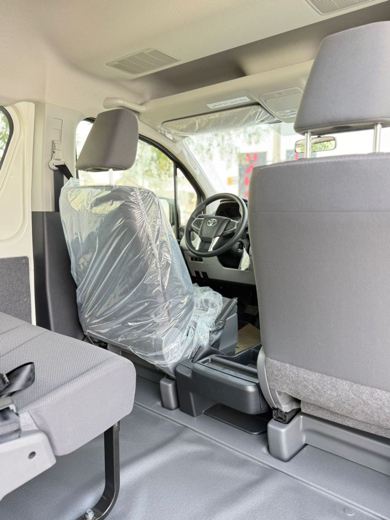 Toyota Hiace GL -High Roof Commuter 3.5L AT