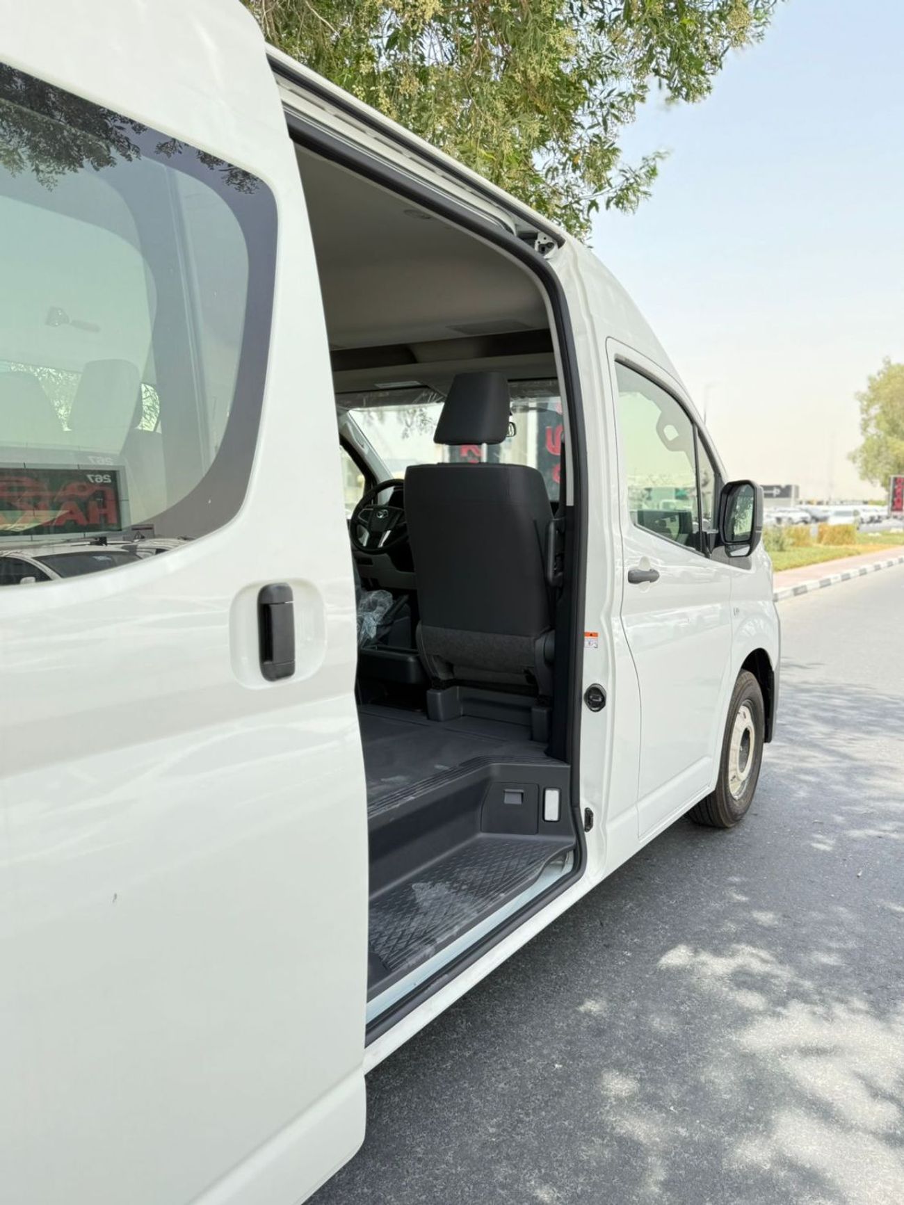 Toyota Hiace GL -High Roof Commuter 3.5L AT