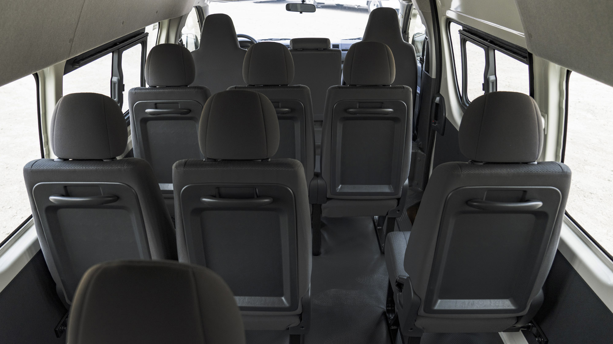 TOYOTA HIACE HR 2.7P MT 16 SEATER