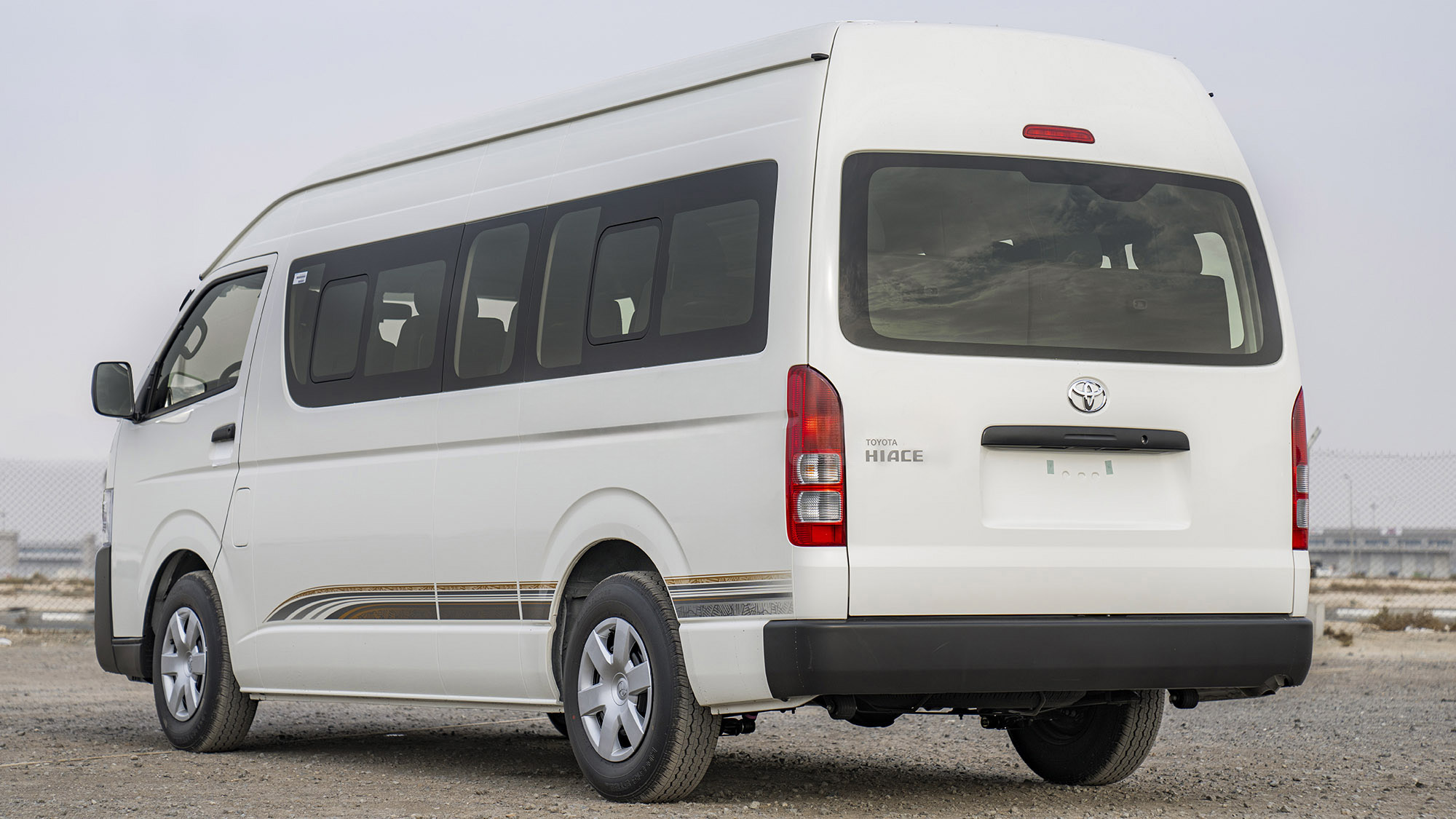 TOYOTA HIACE HR 2.7P MT 16 SEATER
