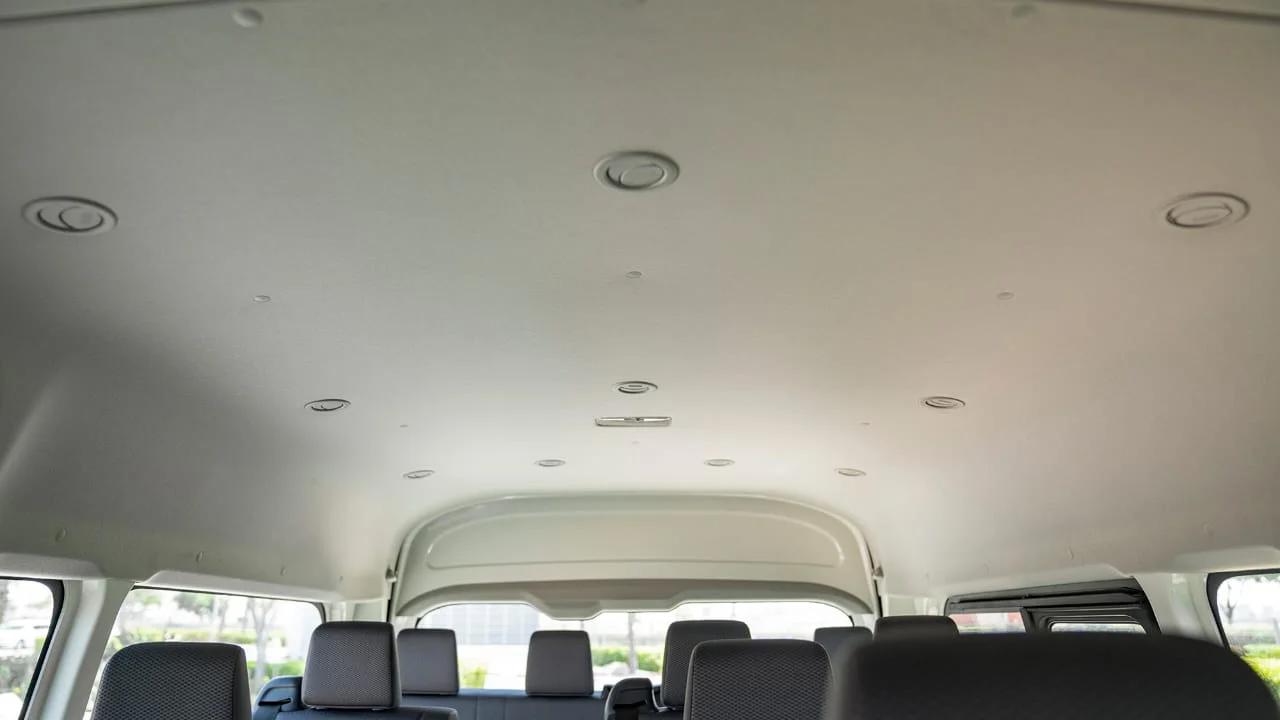  TOYOTA HIACE HR 2.8D MT 14 SEATER MY2026 – WHITE