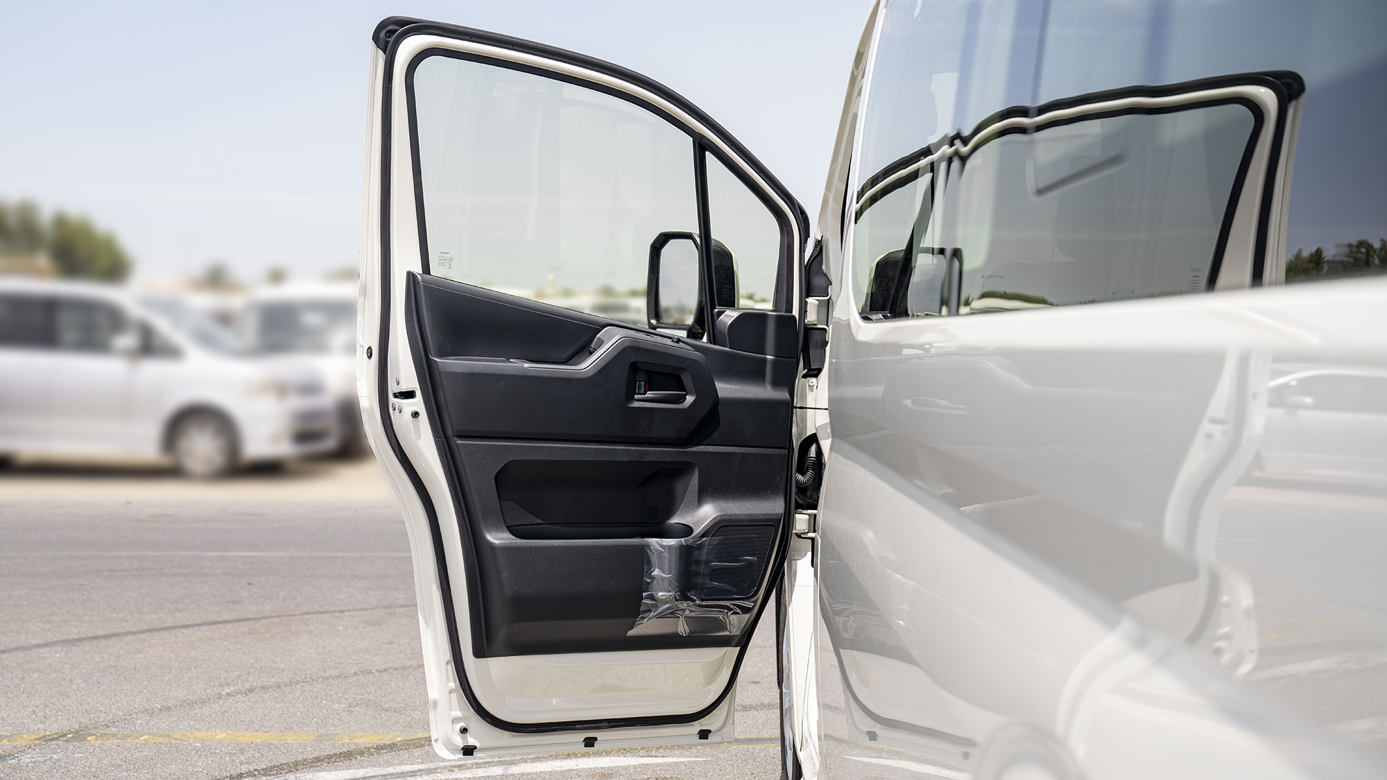 TOYOTA HIACE HR 3.5P AT 13 SEATER