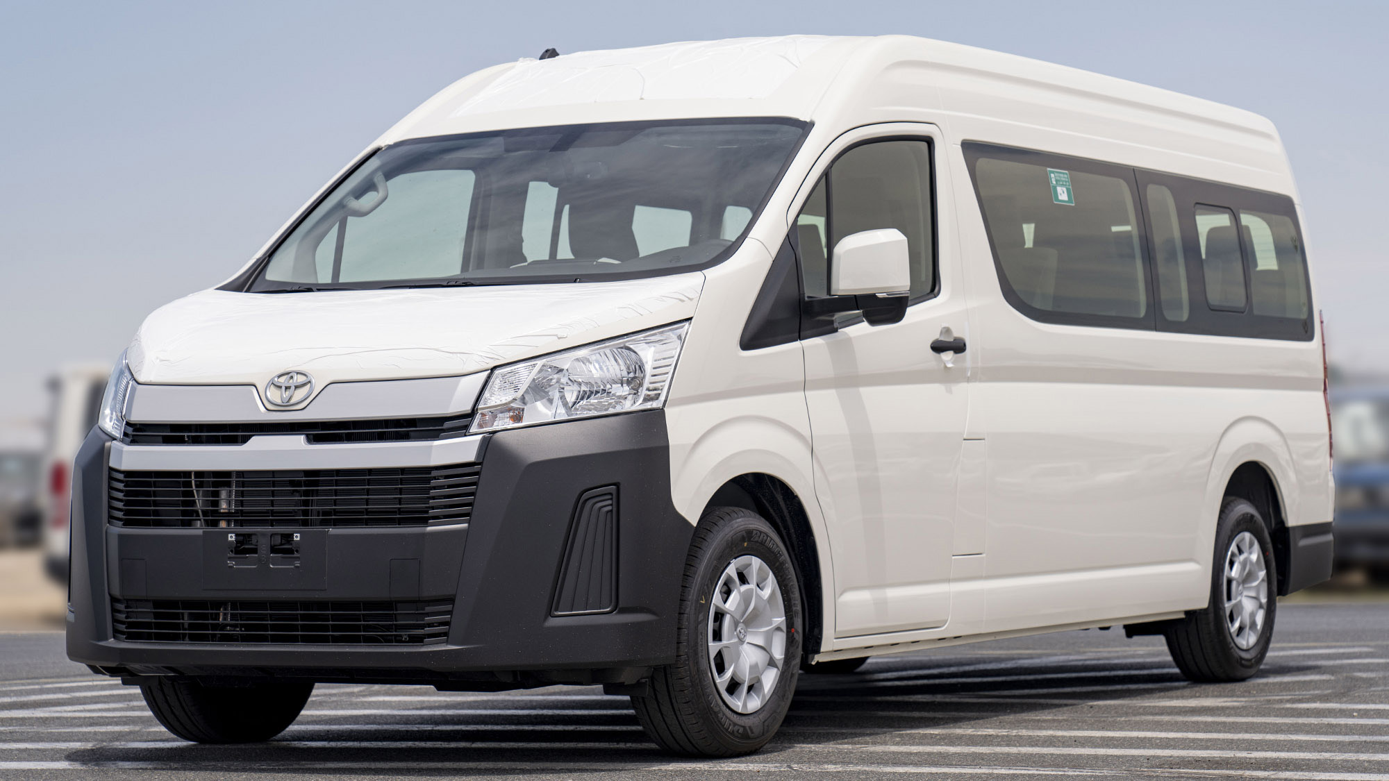 TOYOTA HIACE HR 3.5P AT 13 SEATER