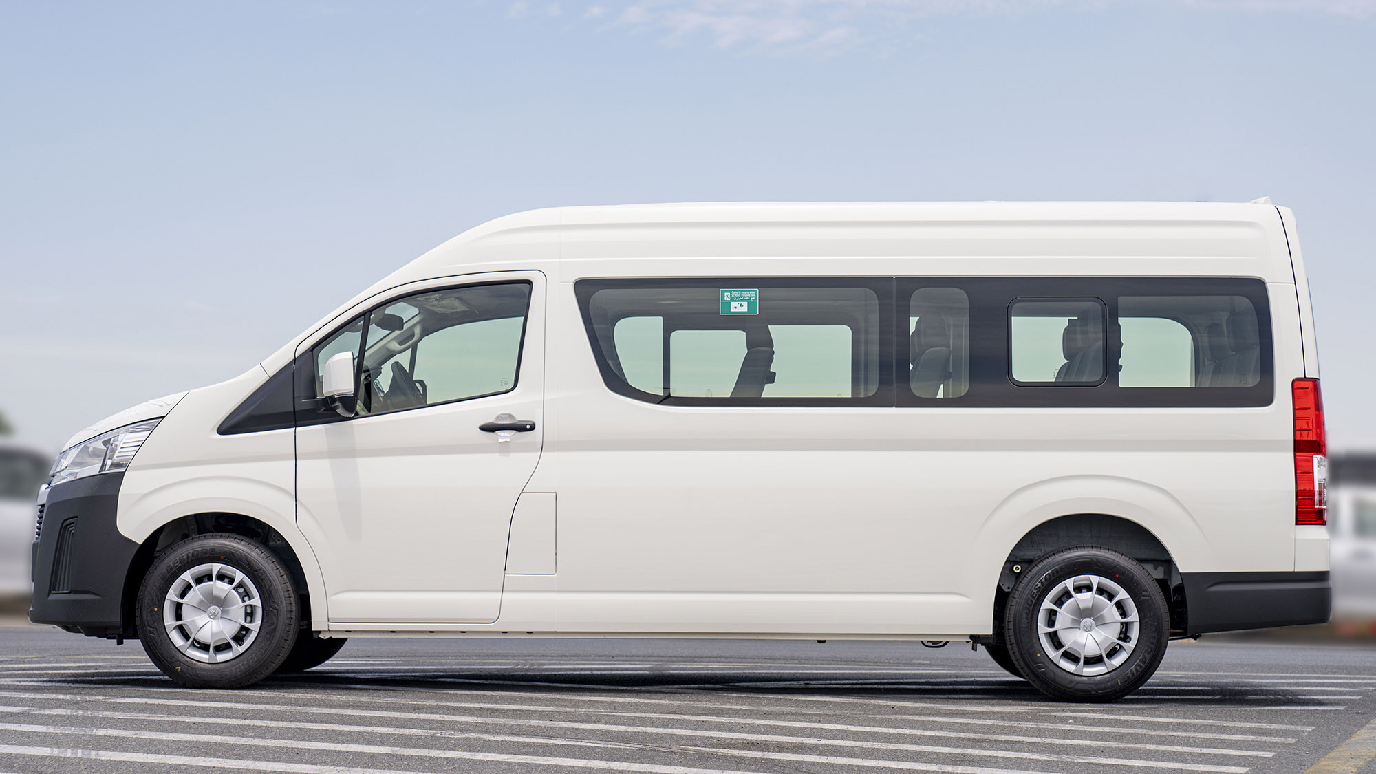 TOYOTA HIACE HR 3.5P AT 13 SEATER