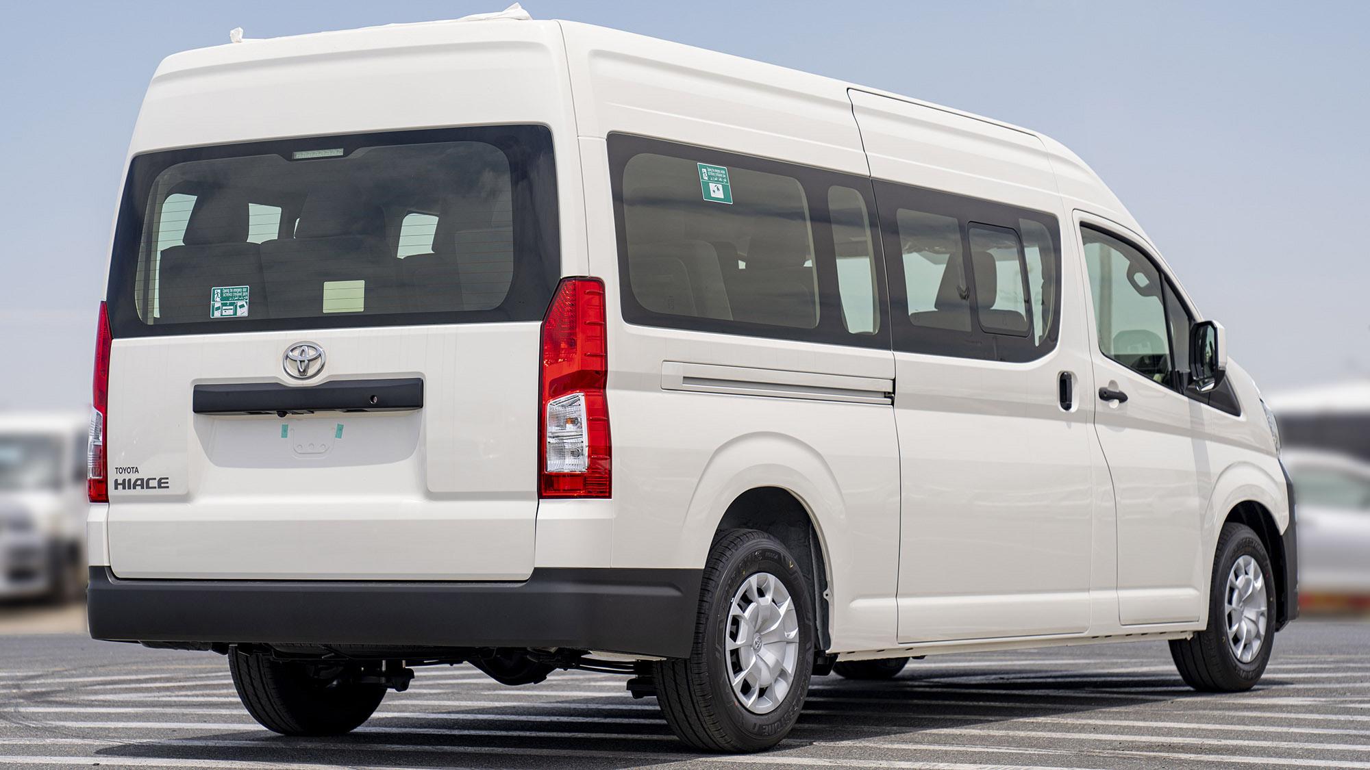TOYOTA HIACE HR 3.5P AT 13 SEATER